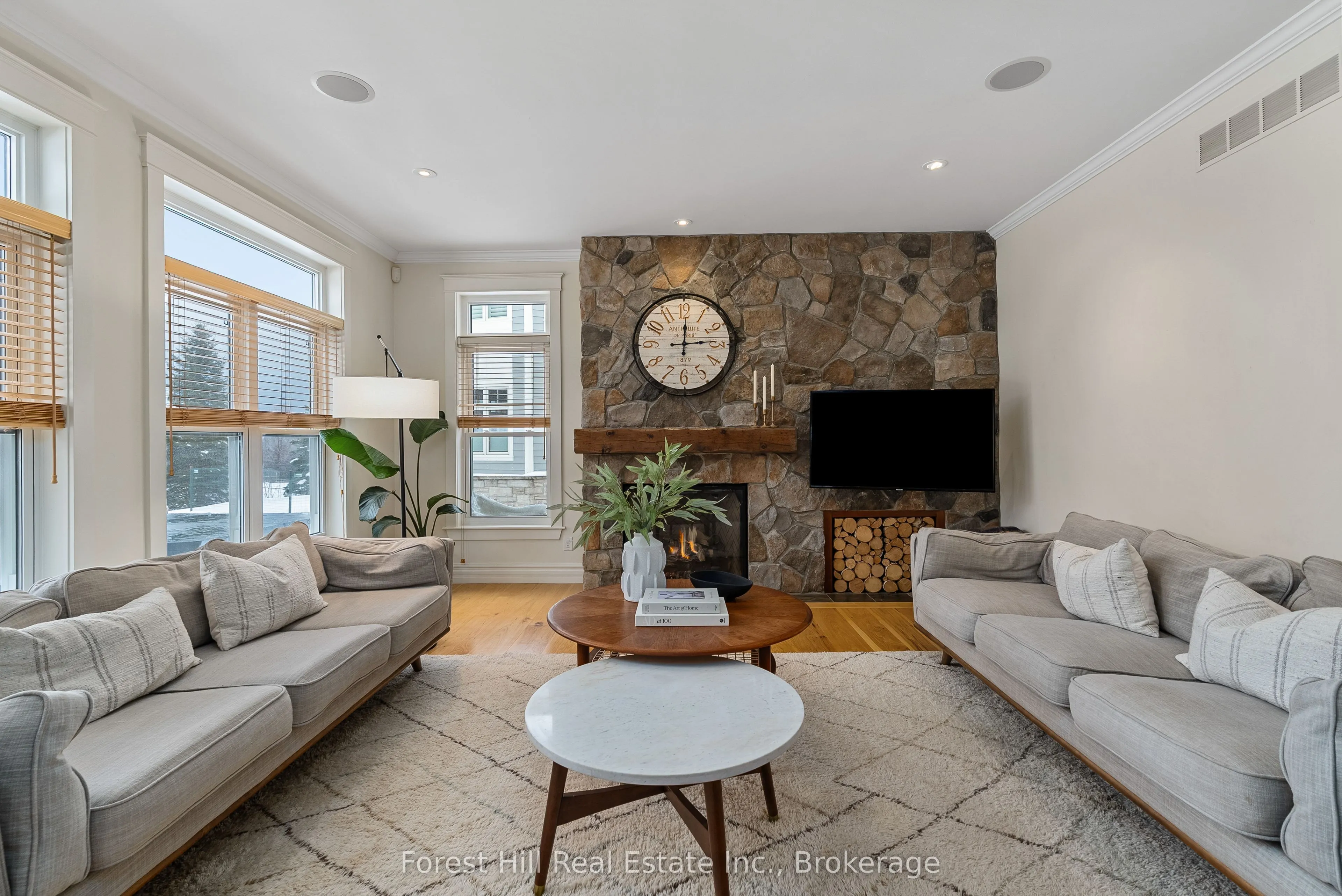156 Snowbridge Way