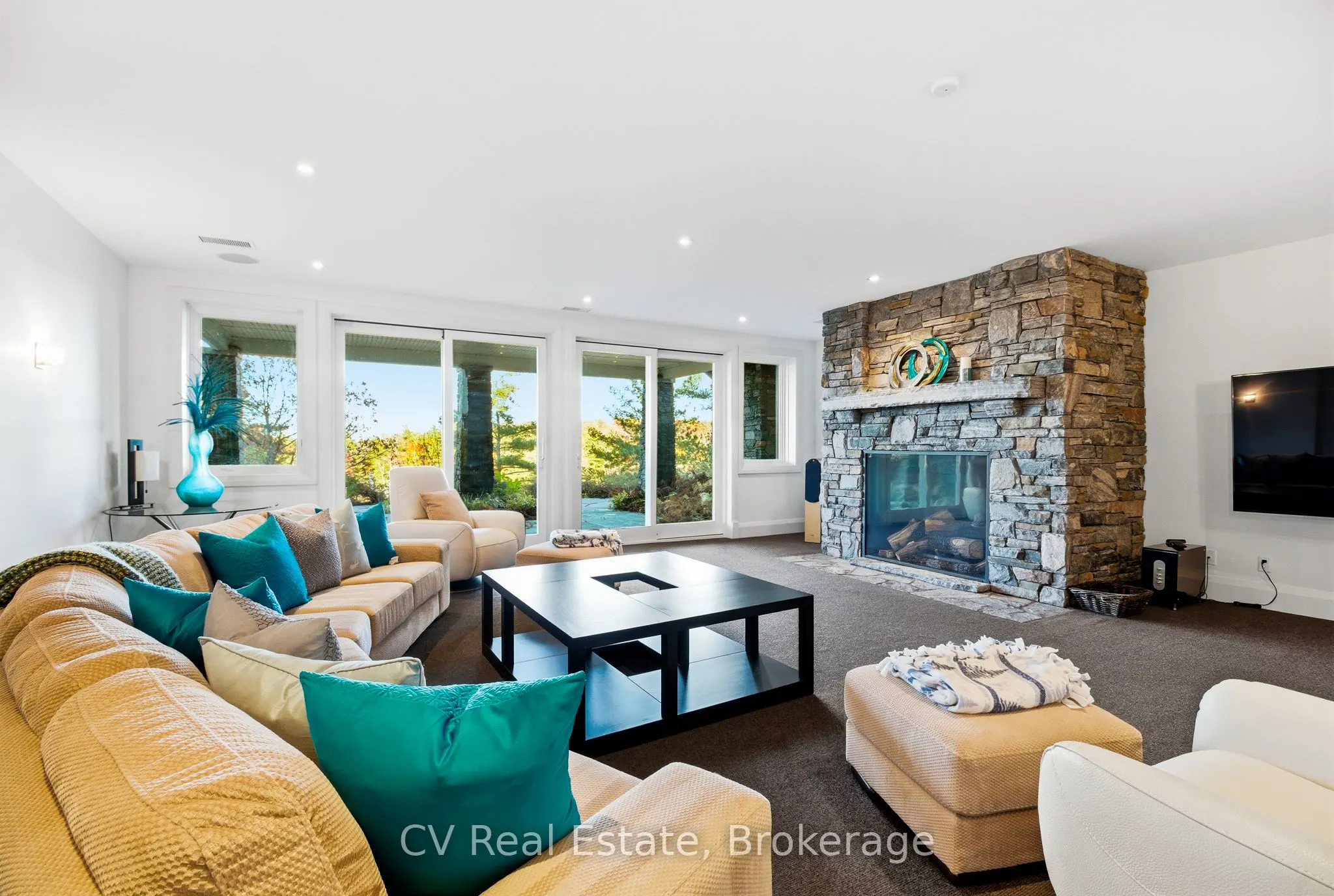 1056 & 1060 S Sunset Bay Rd
