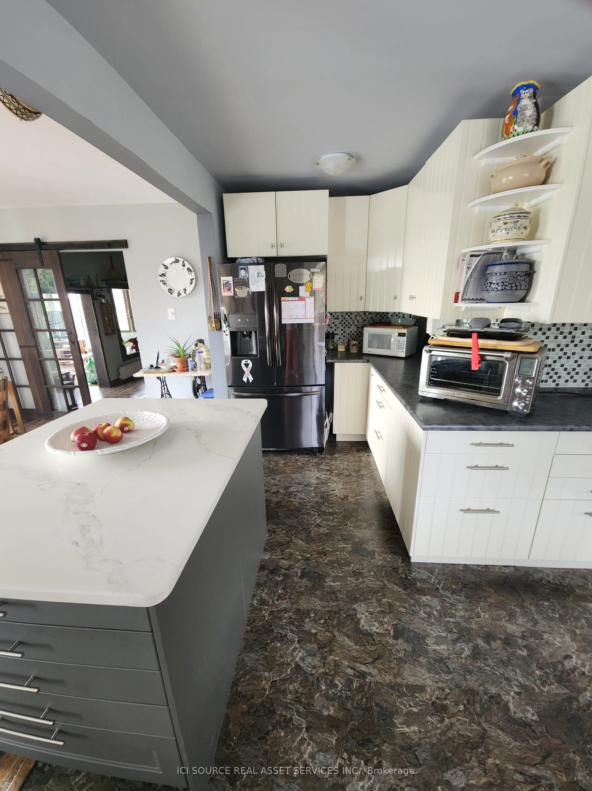 136 Hollowview Road