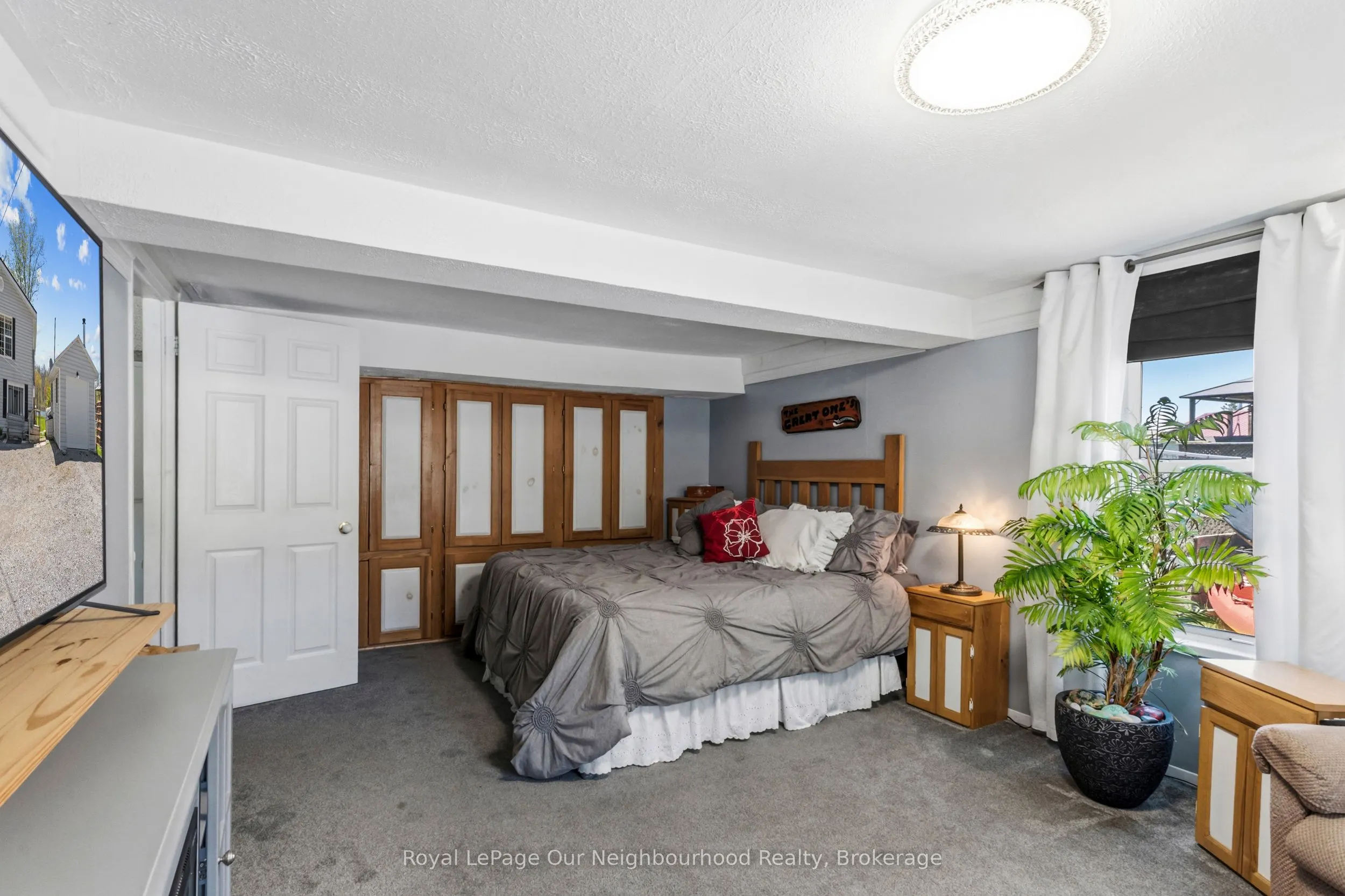 261 River Road E