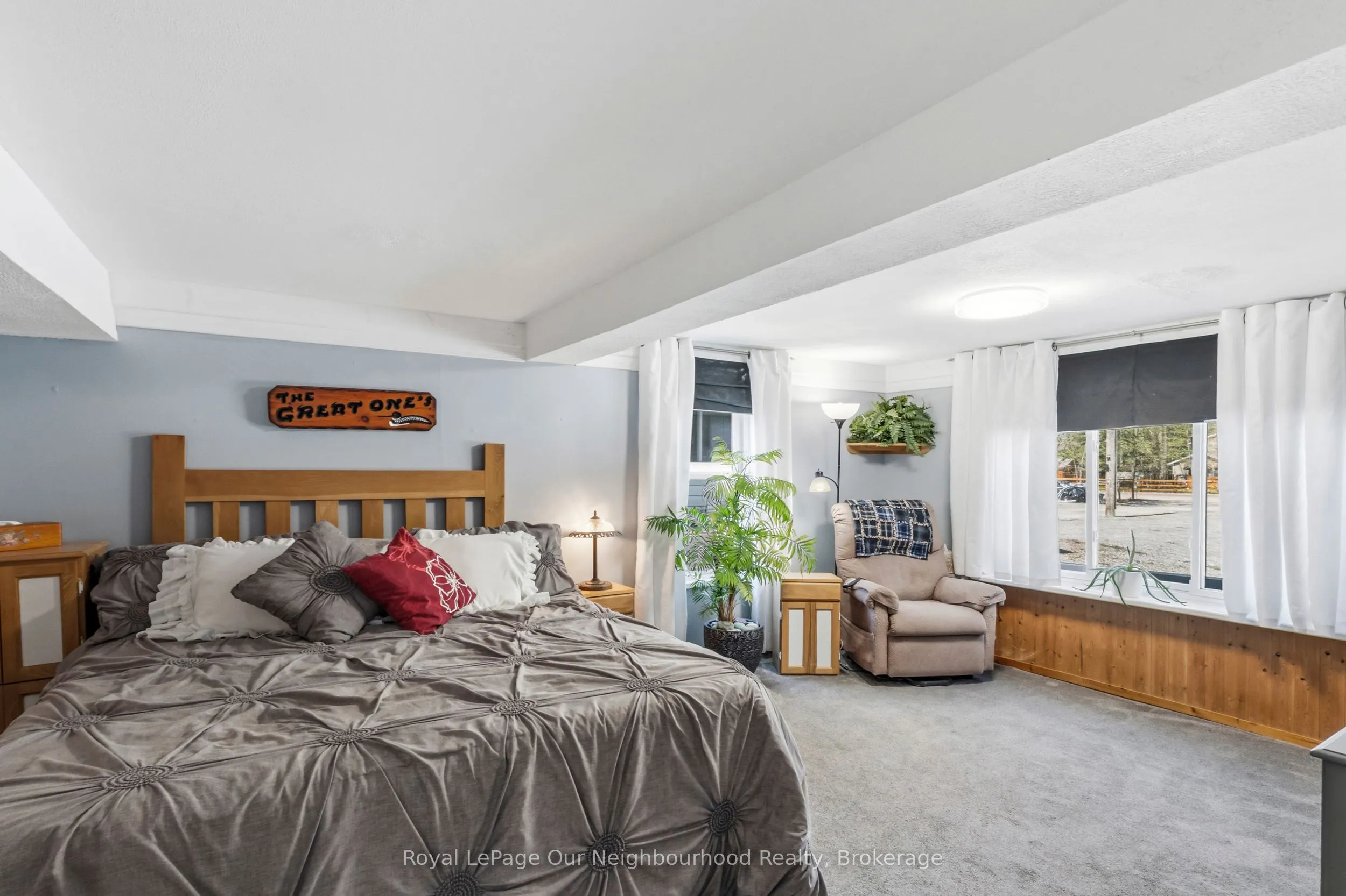 261 River Road E