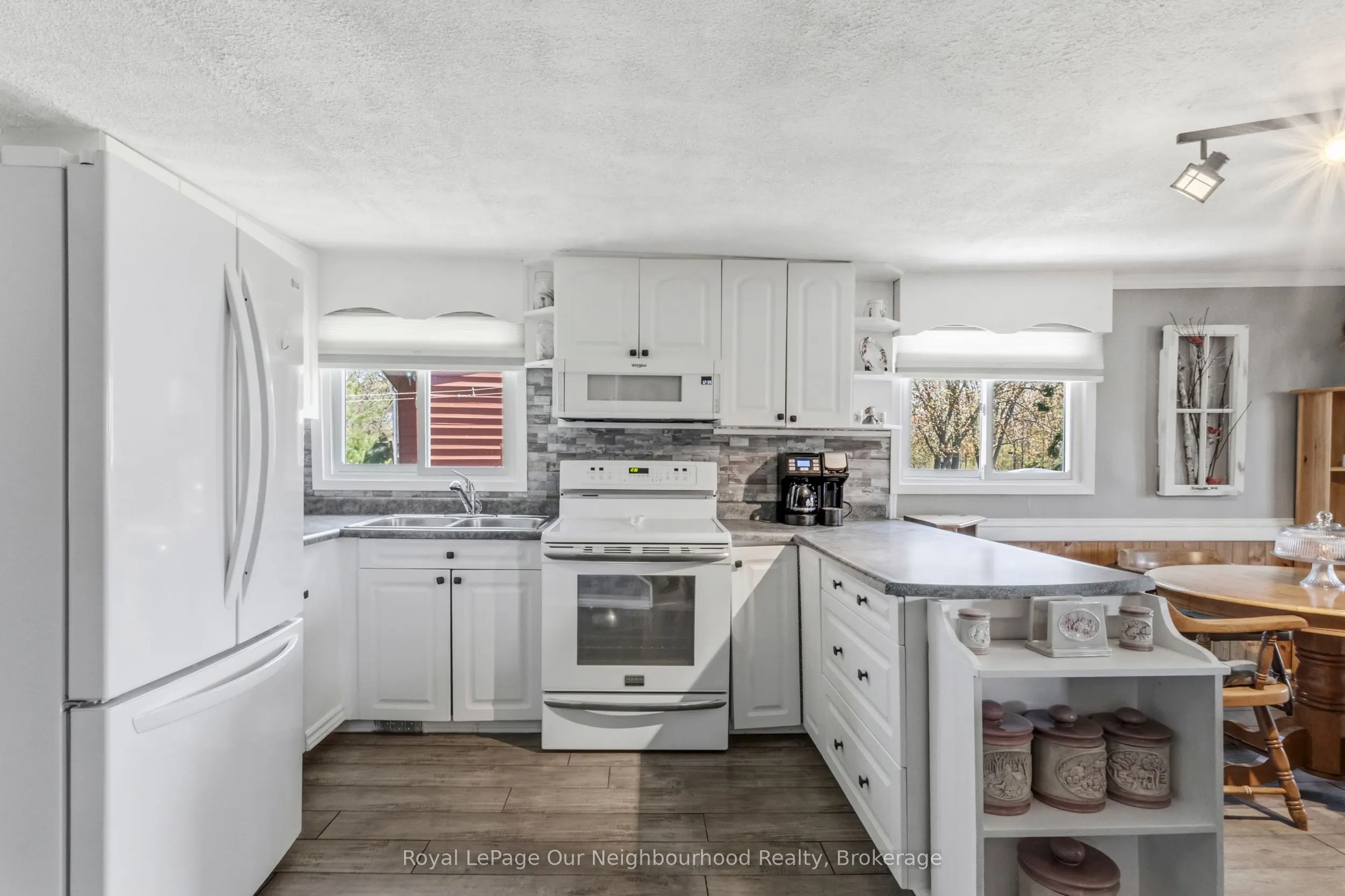 261 River Road E