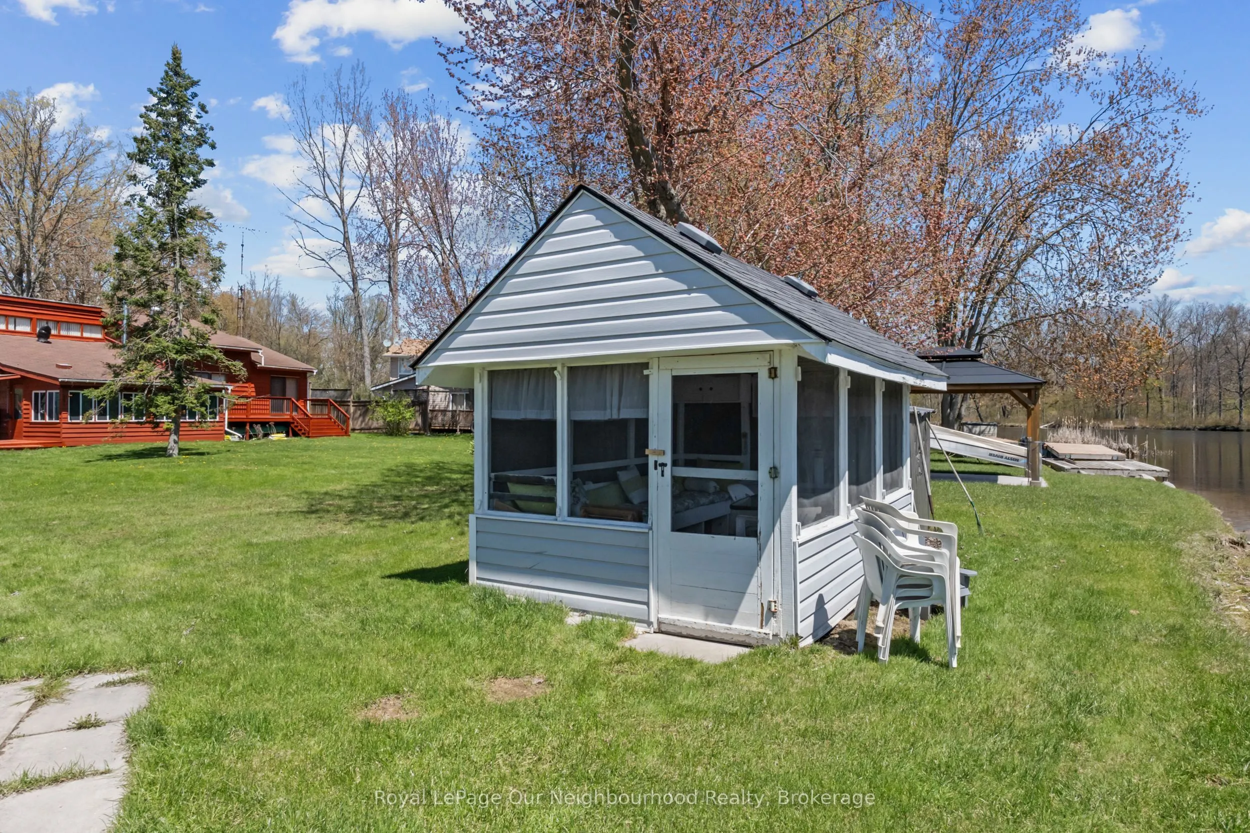 261 River Road E