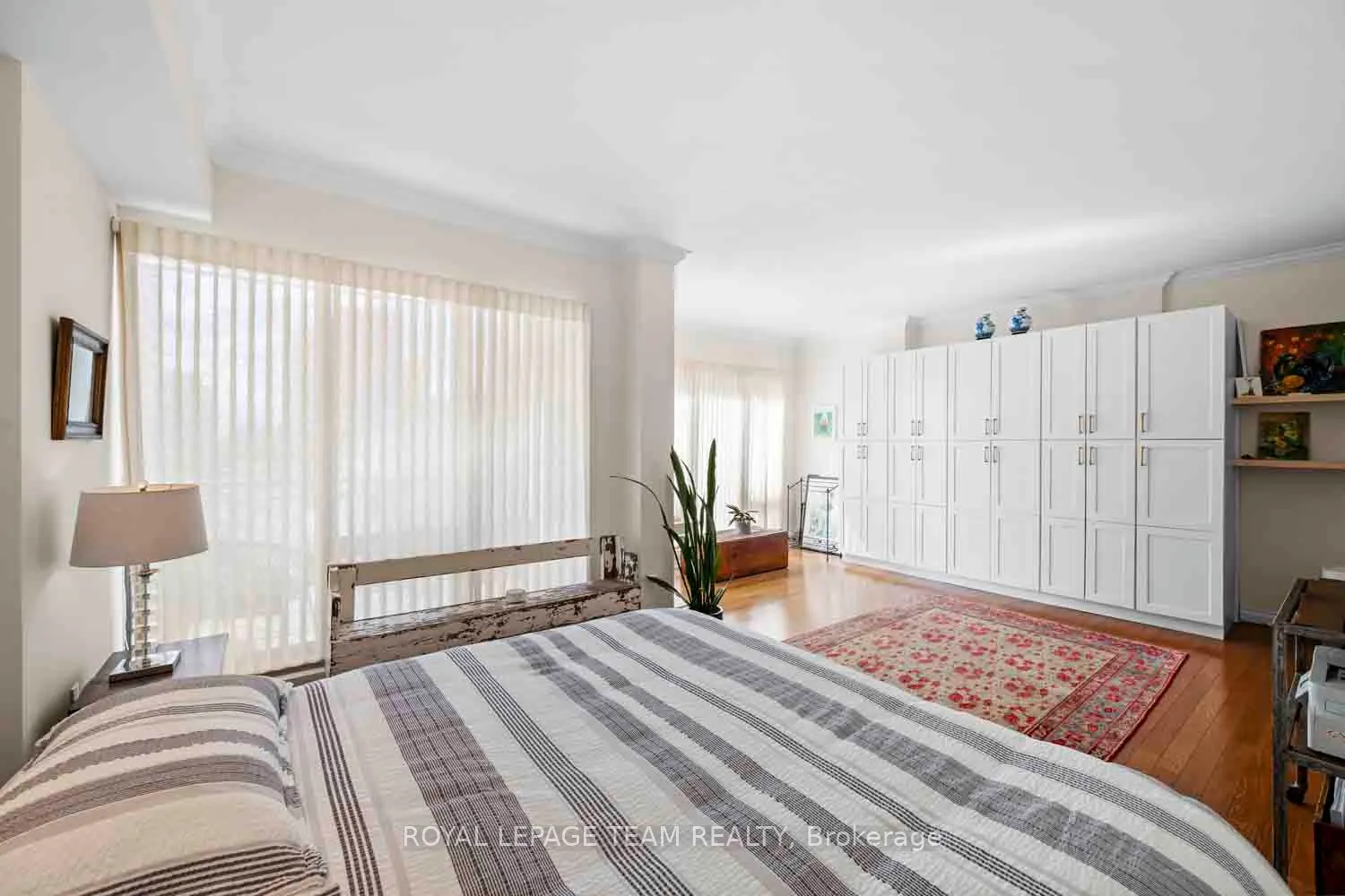 90 George Street #601