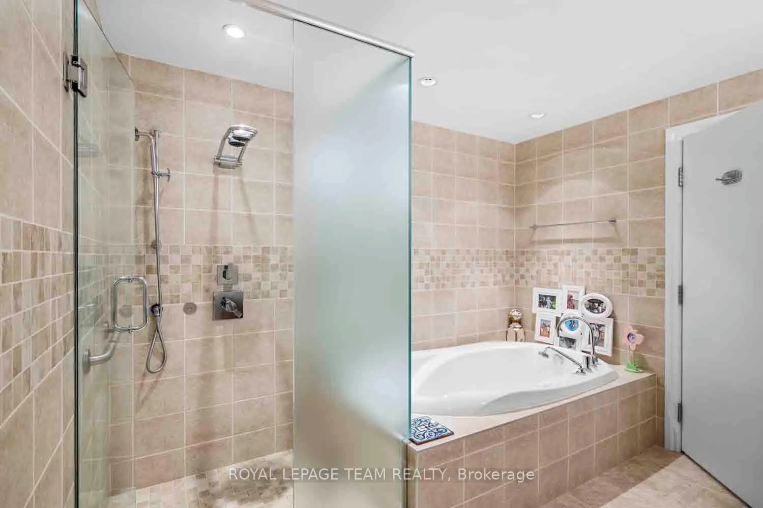90 George Street #601