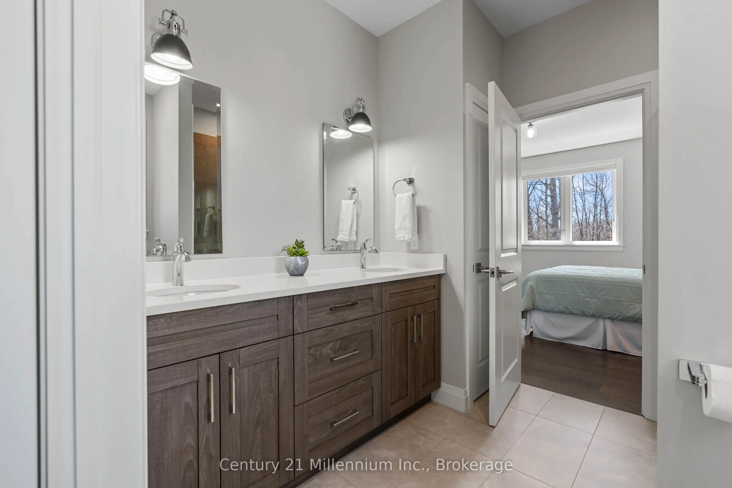 401 Algoma Crescent