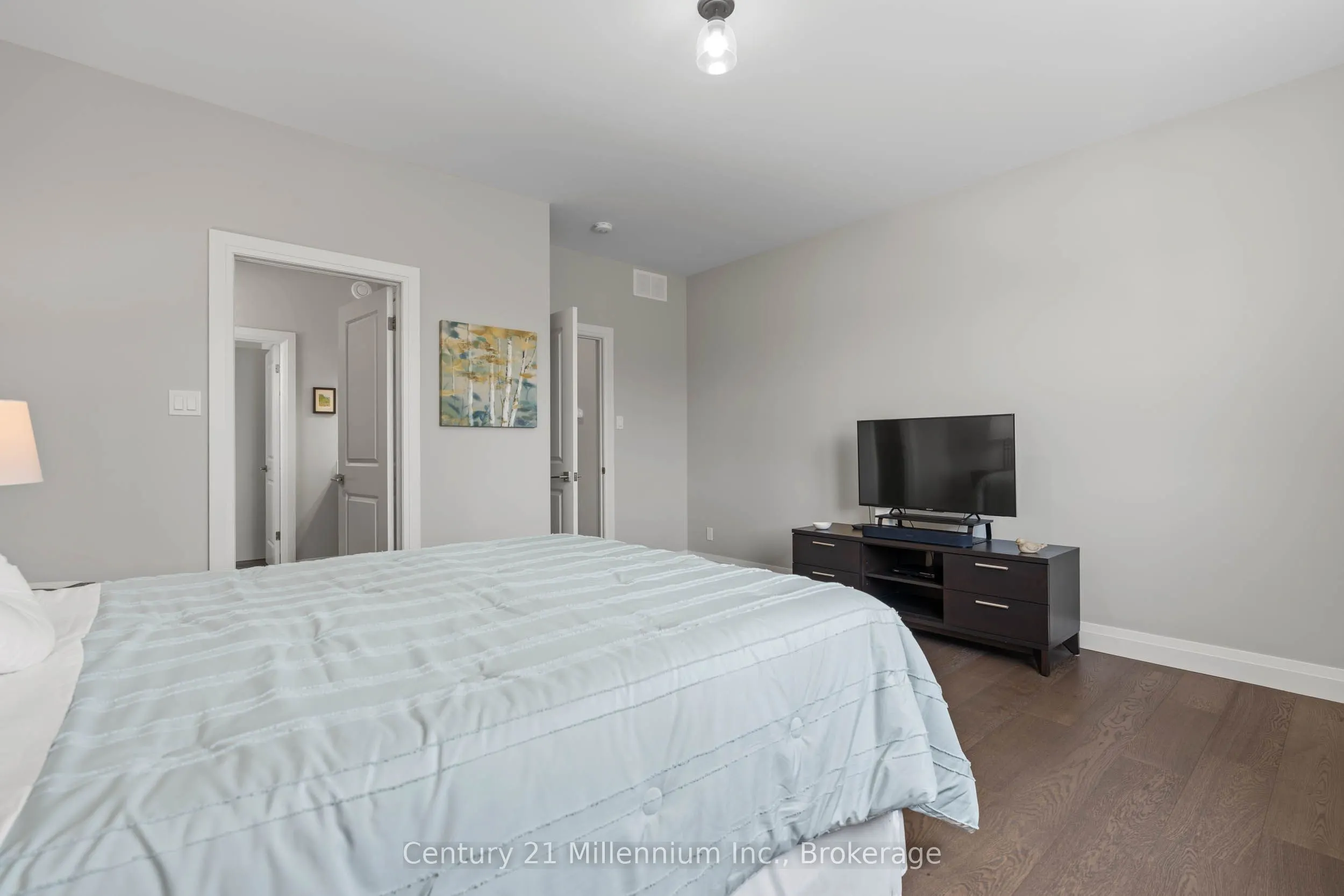 401 Algoma Crescent