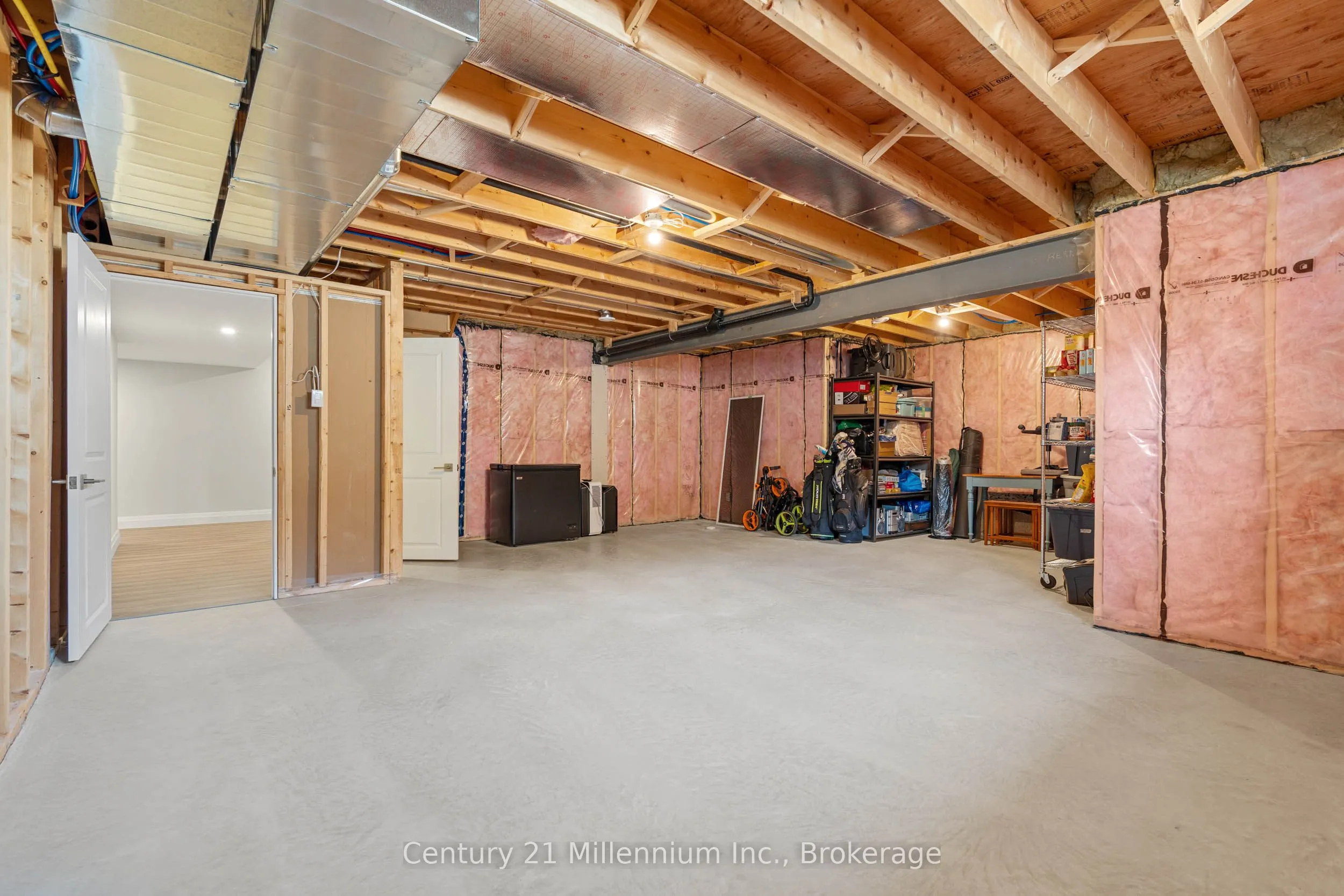 401 Algoma Crescent