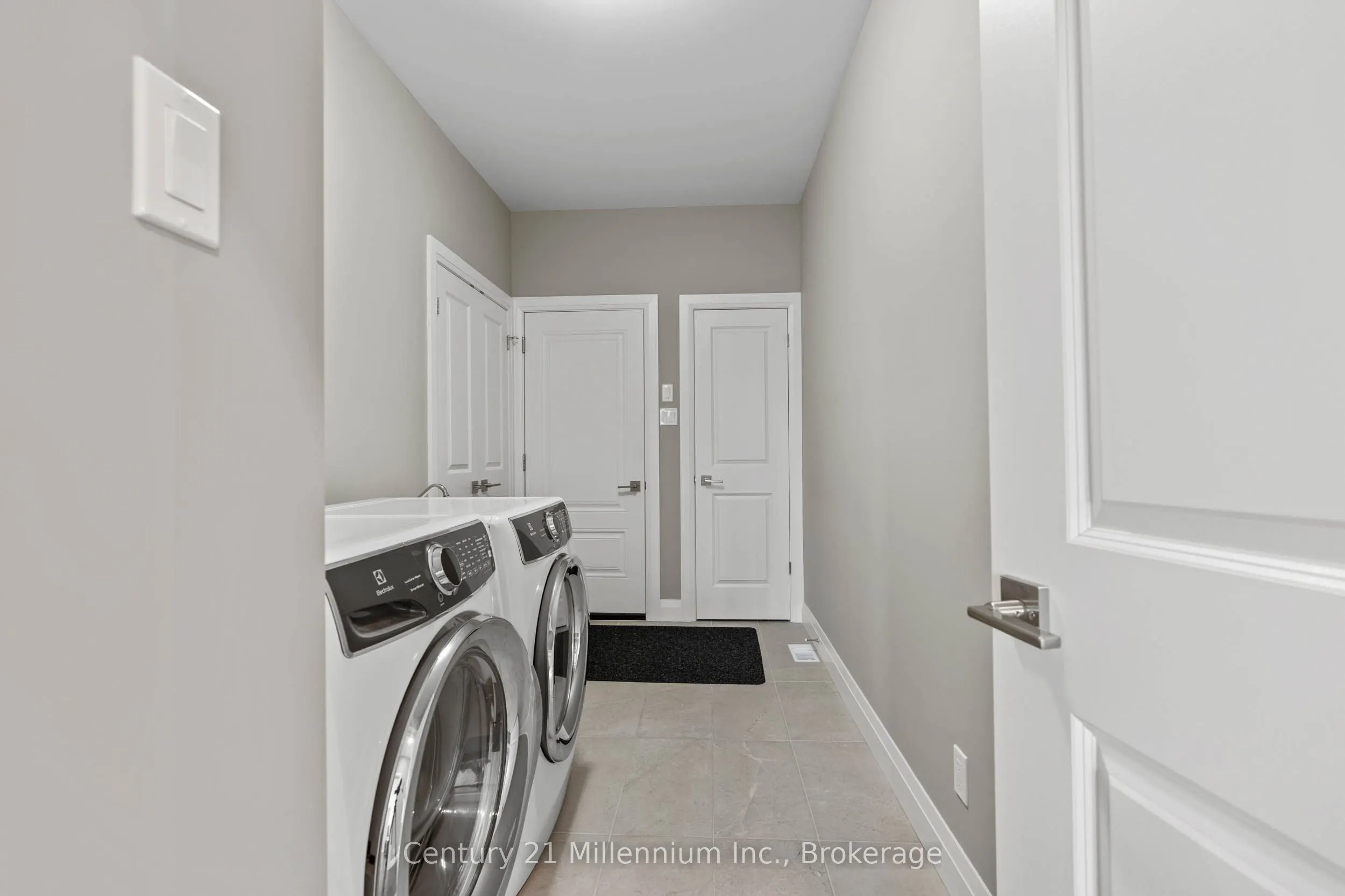 401 Algoma Crescent
