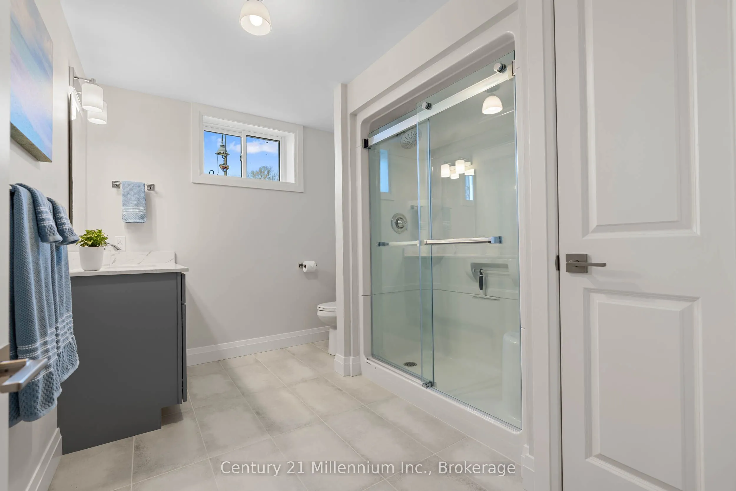401 Algoma Crescent