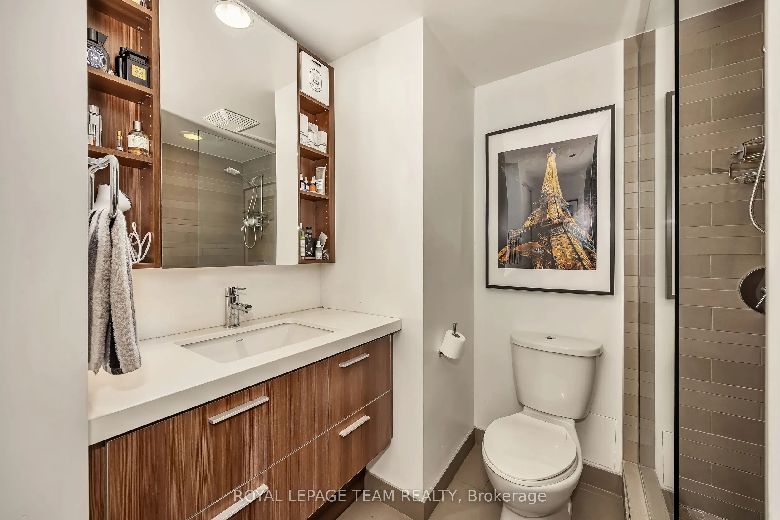 360 Mcleod Street #905