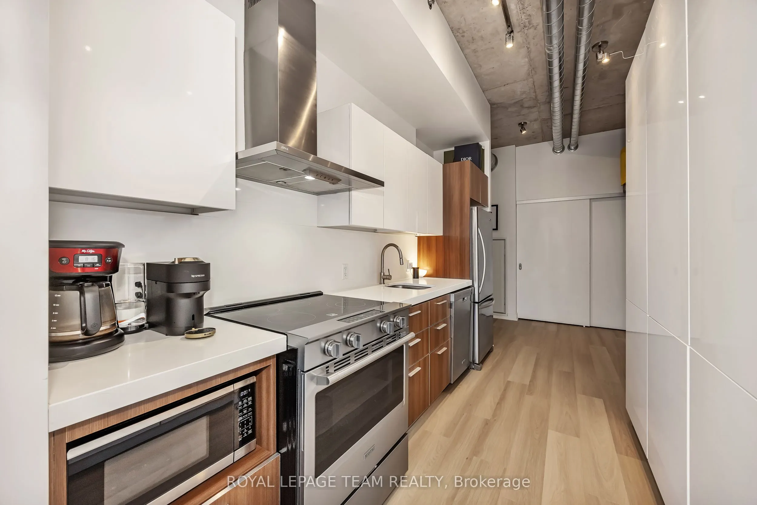 360 Mcleod Street #905