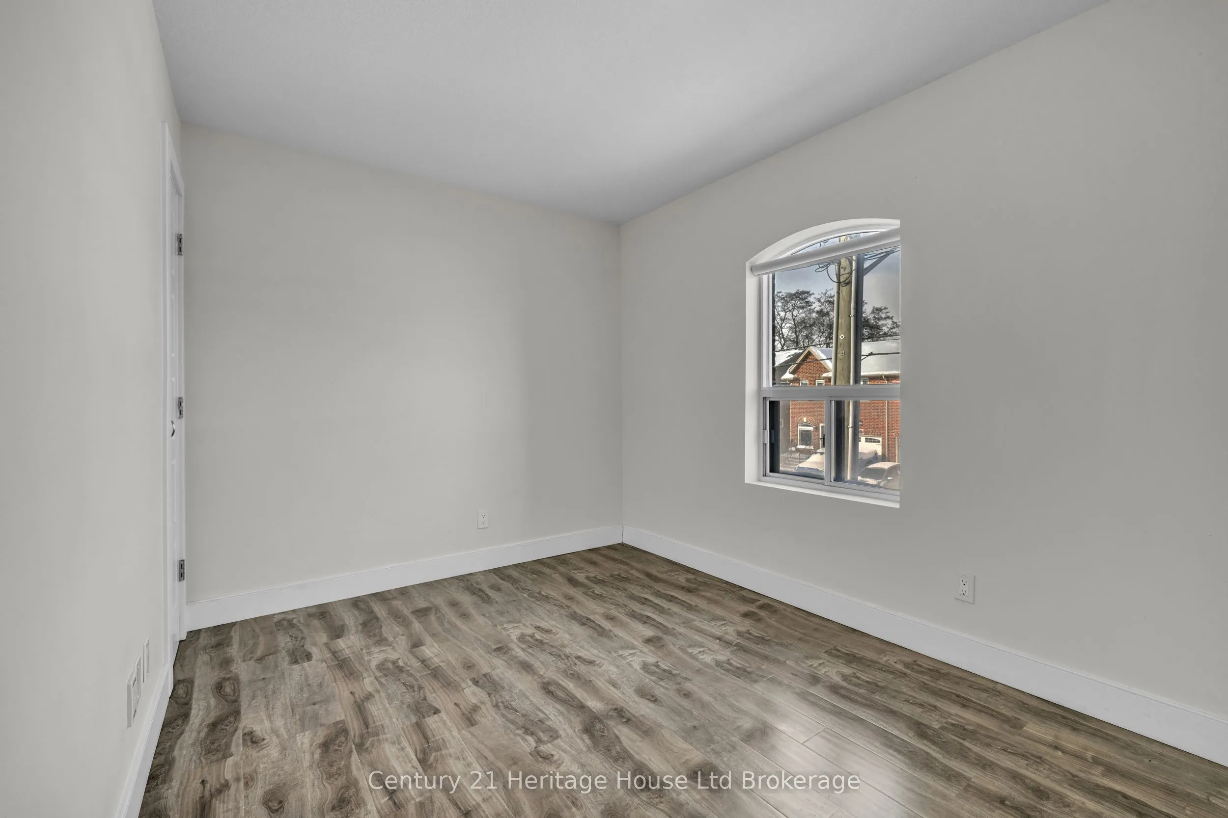 34 Brock Street #201