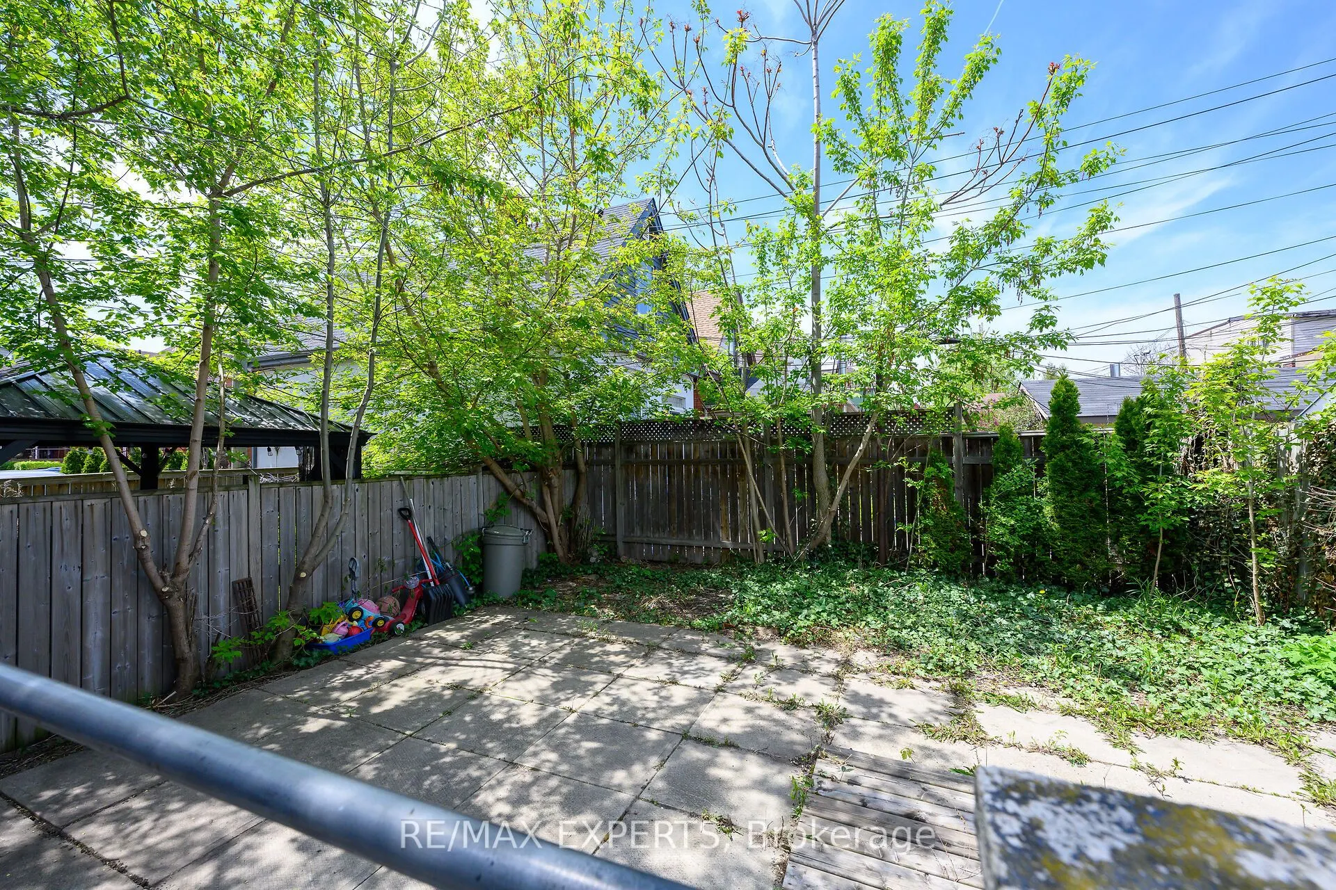 99 Leeming Street