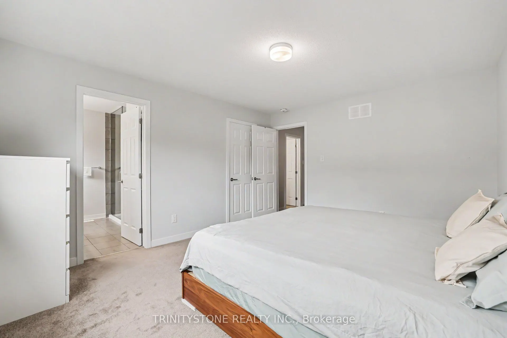 225 Billrian Crescent