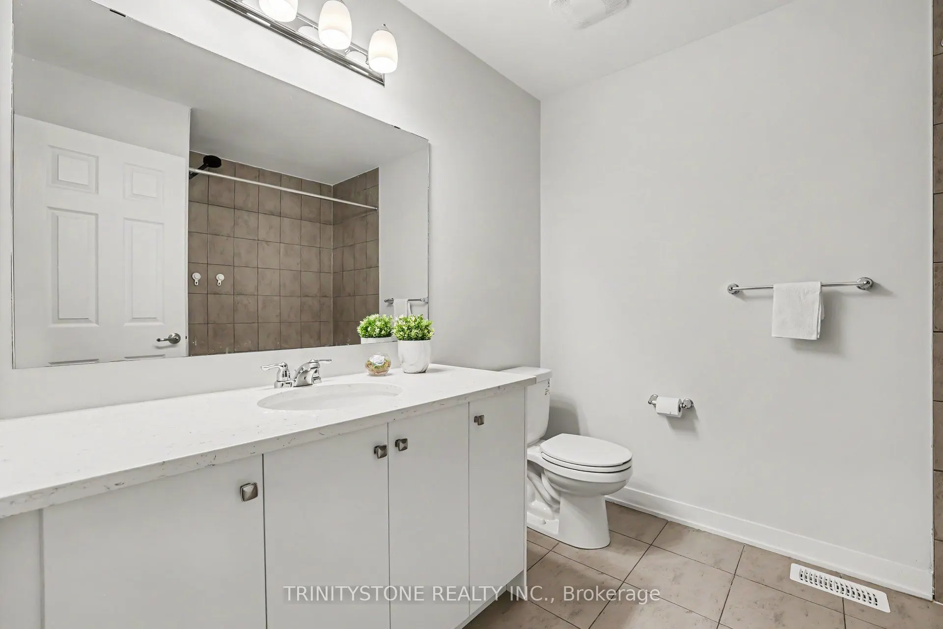 225 Billrian Crescent