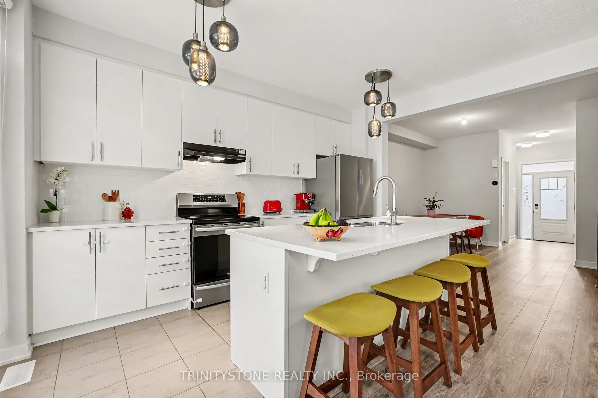 225 Billrian Crescent