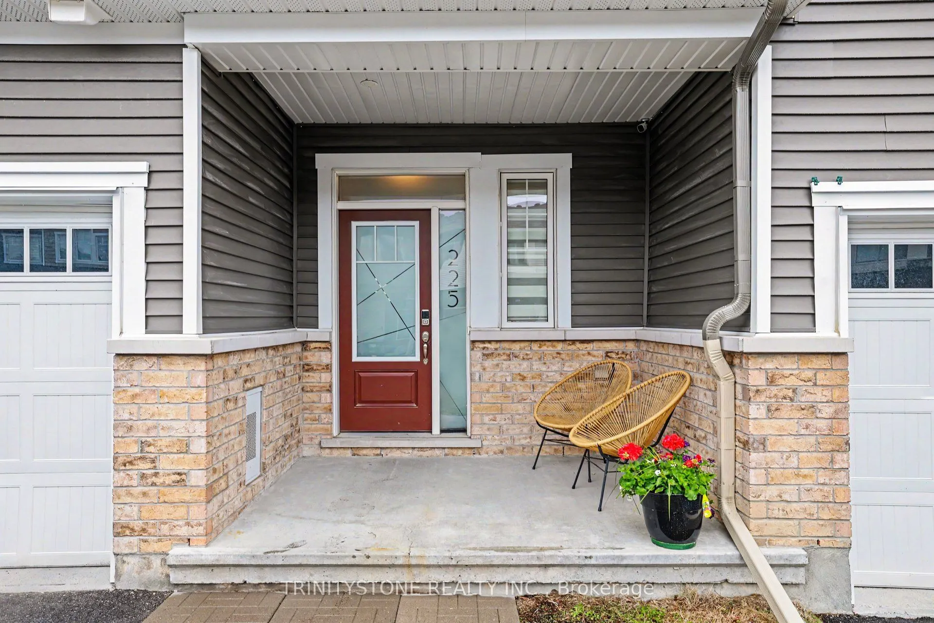 225 Billrian Crescent