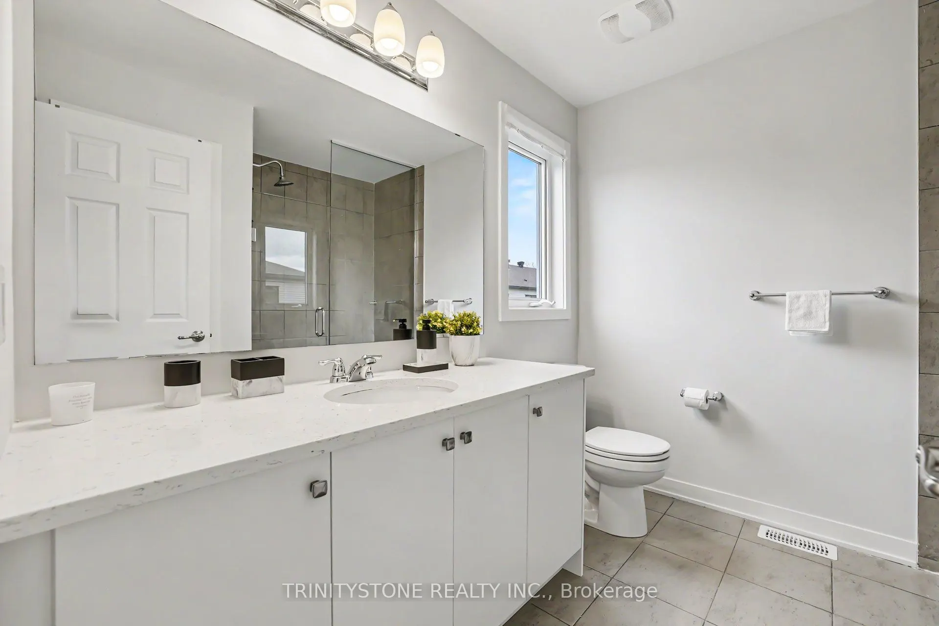 225 Billrian Crescent