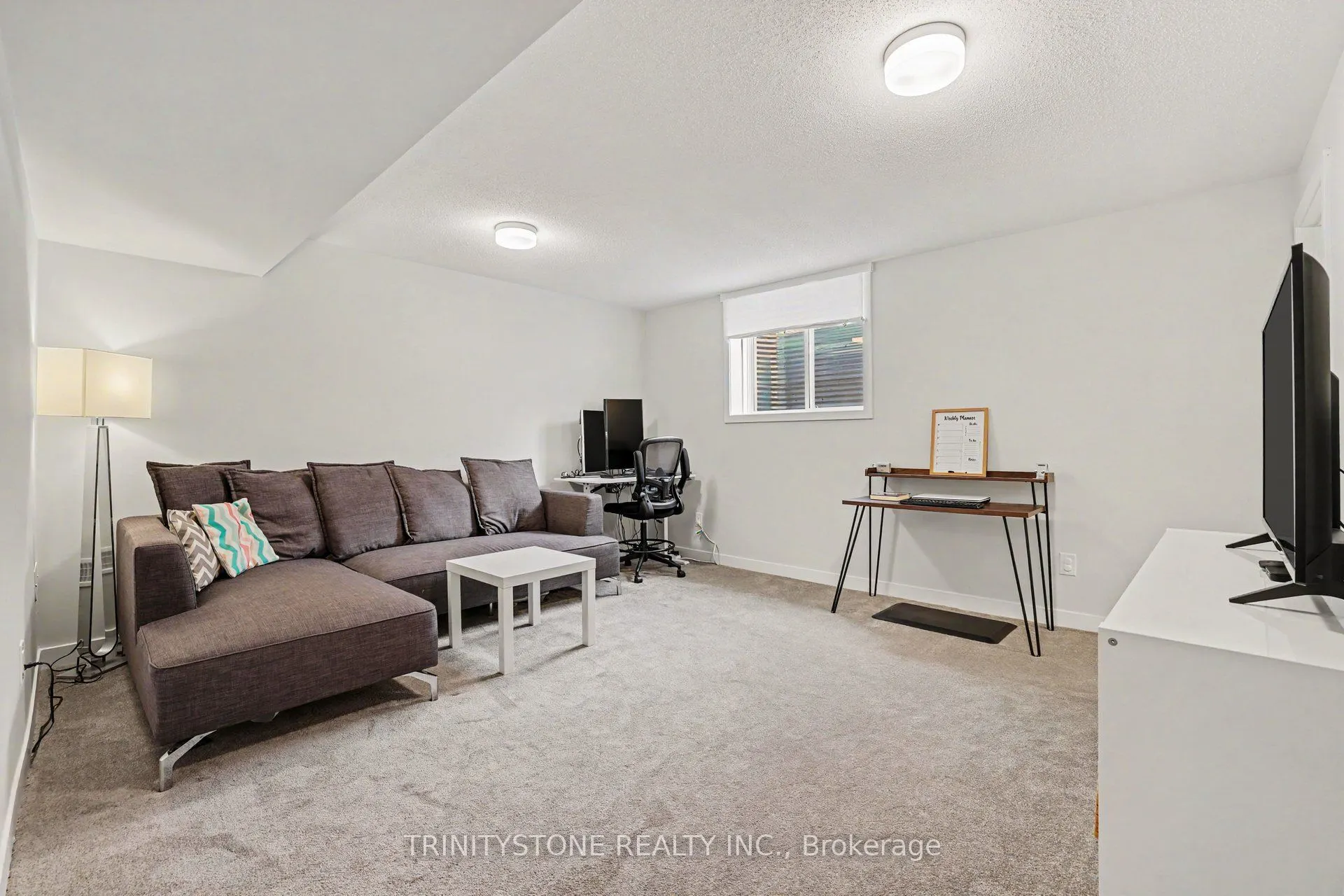 225 Billrian Crescent
