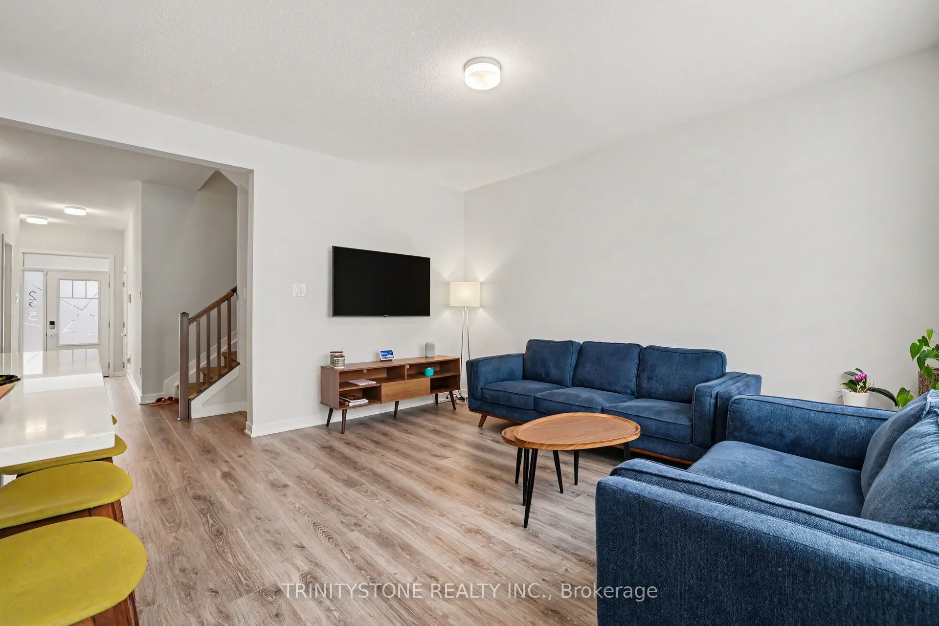 225 Billrian Crescent
