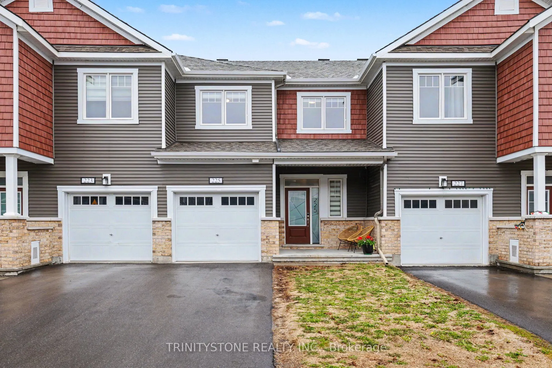 225 Billrian Crescent