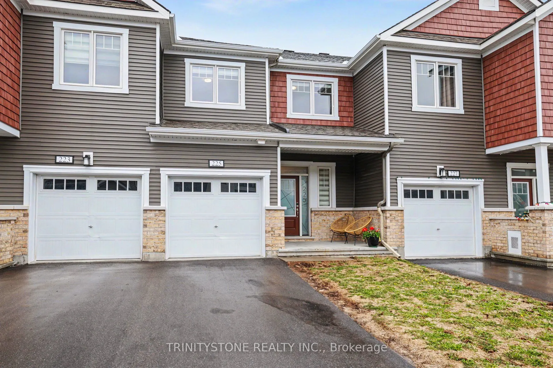 225 Billrian Crescent