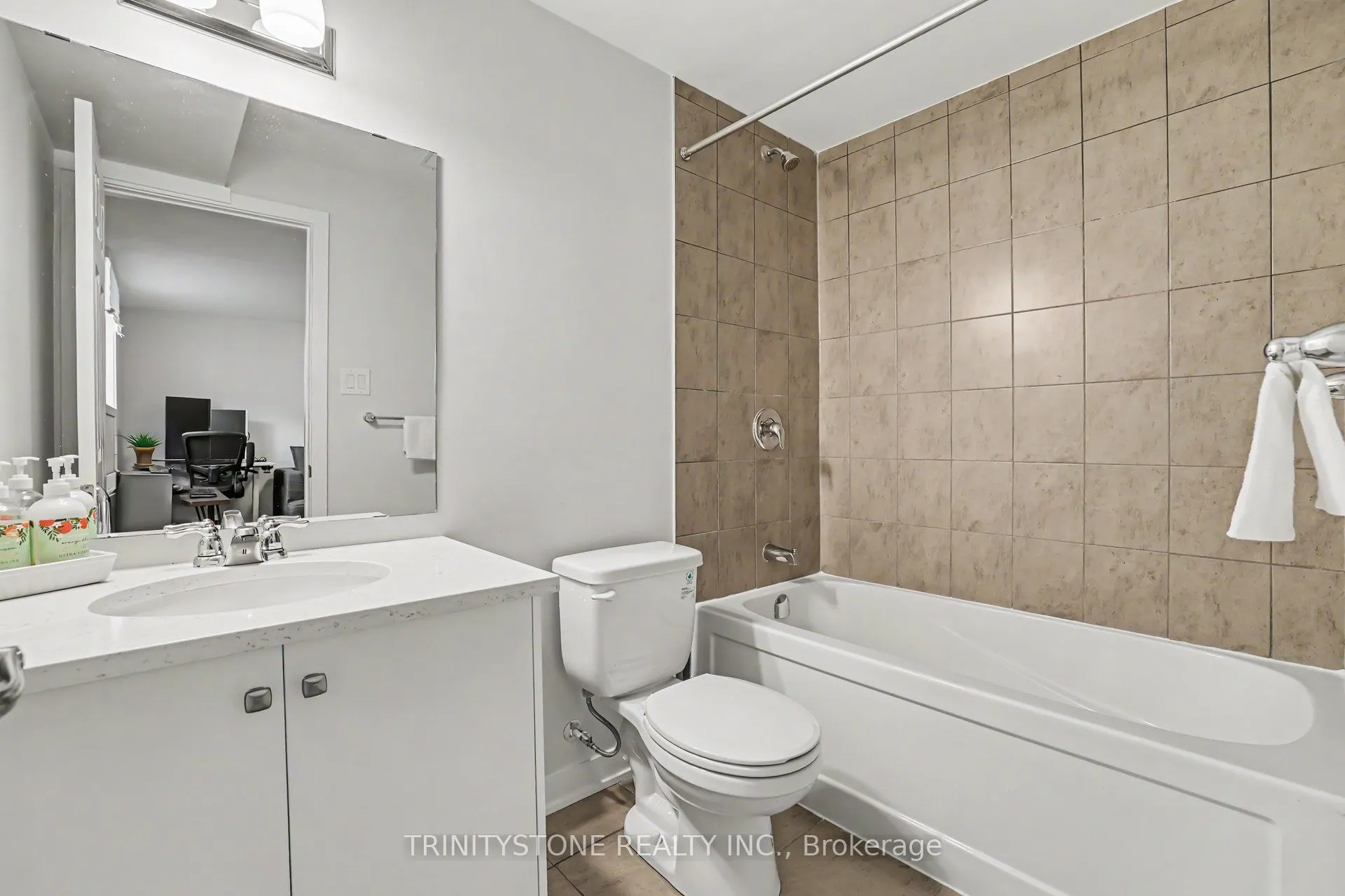 225 Billrian Crescent