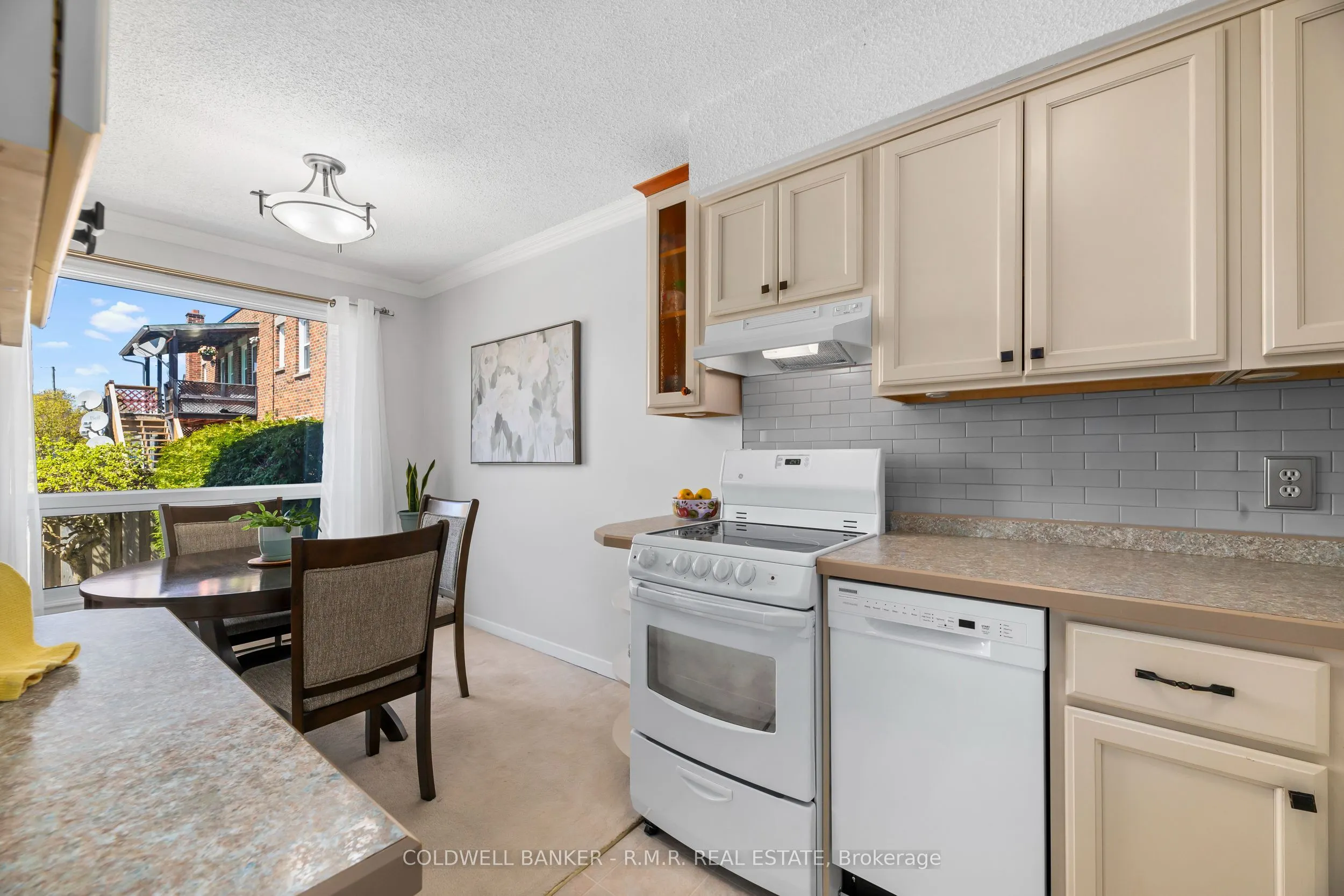 373 D'arcy Street #5