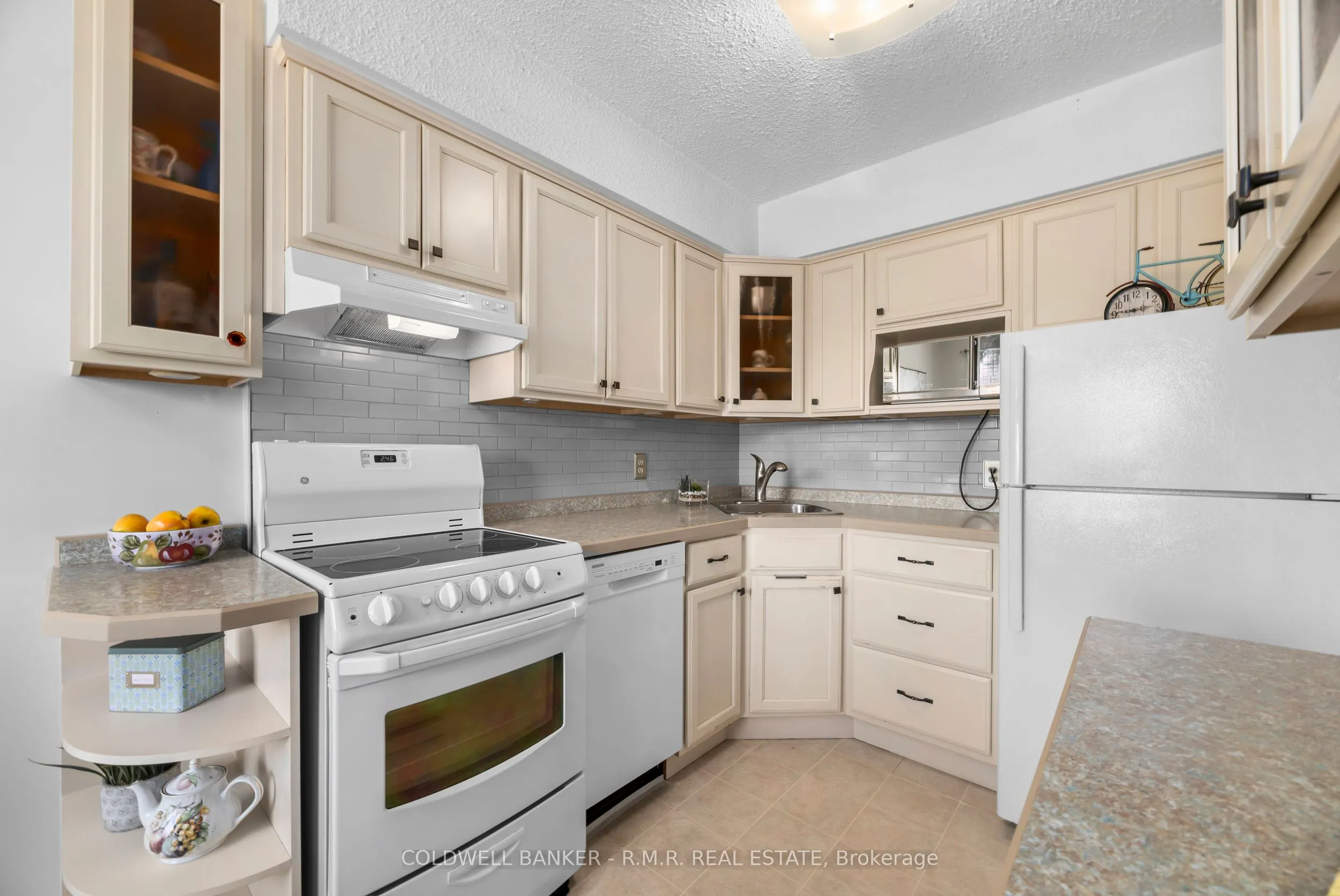 373 D'arcy Street #5