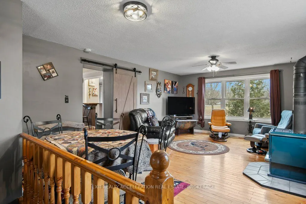 1125 County Rd 1 E