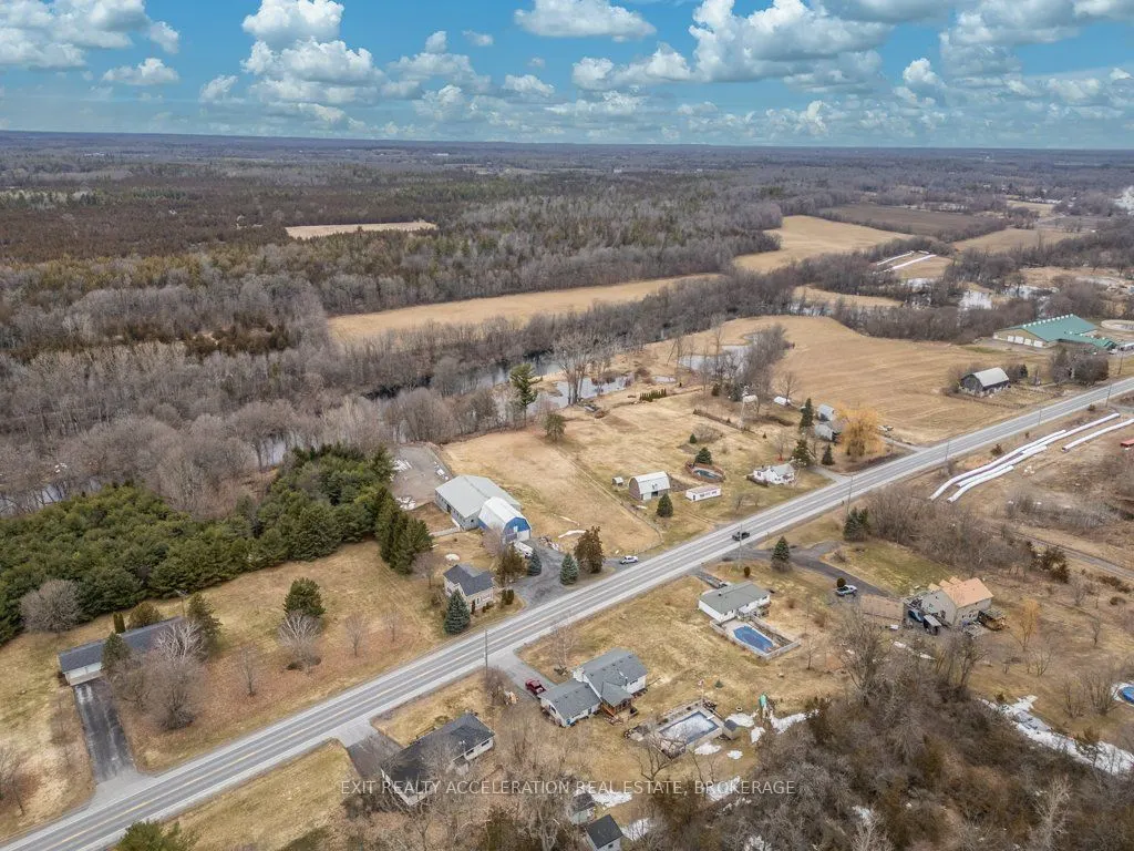 1125 County Rd 1 E