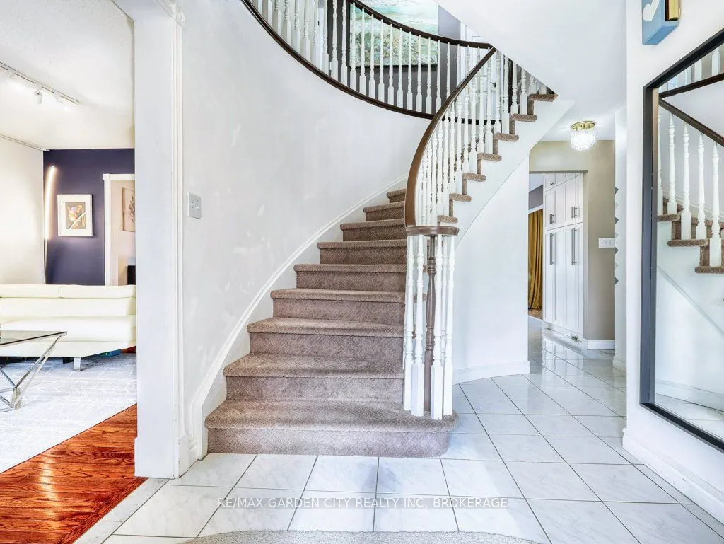 20 CONSIGLIA Drive