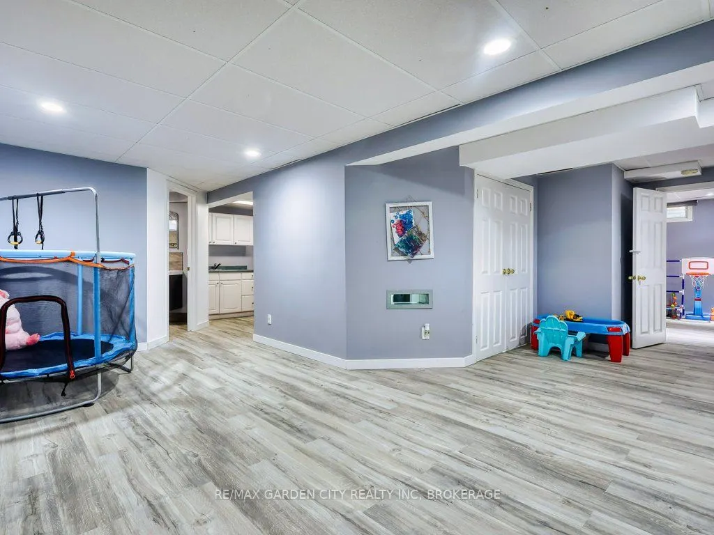 20 CONSIGLIA Drive