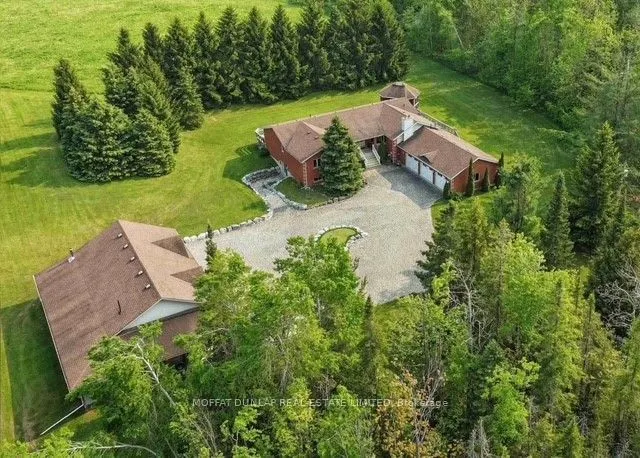 486098 30 Sideroad