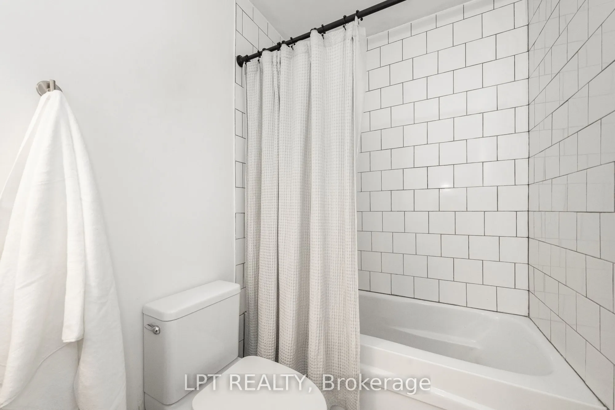 2080 OGILVIE Road #7J