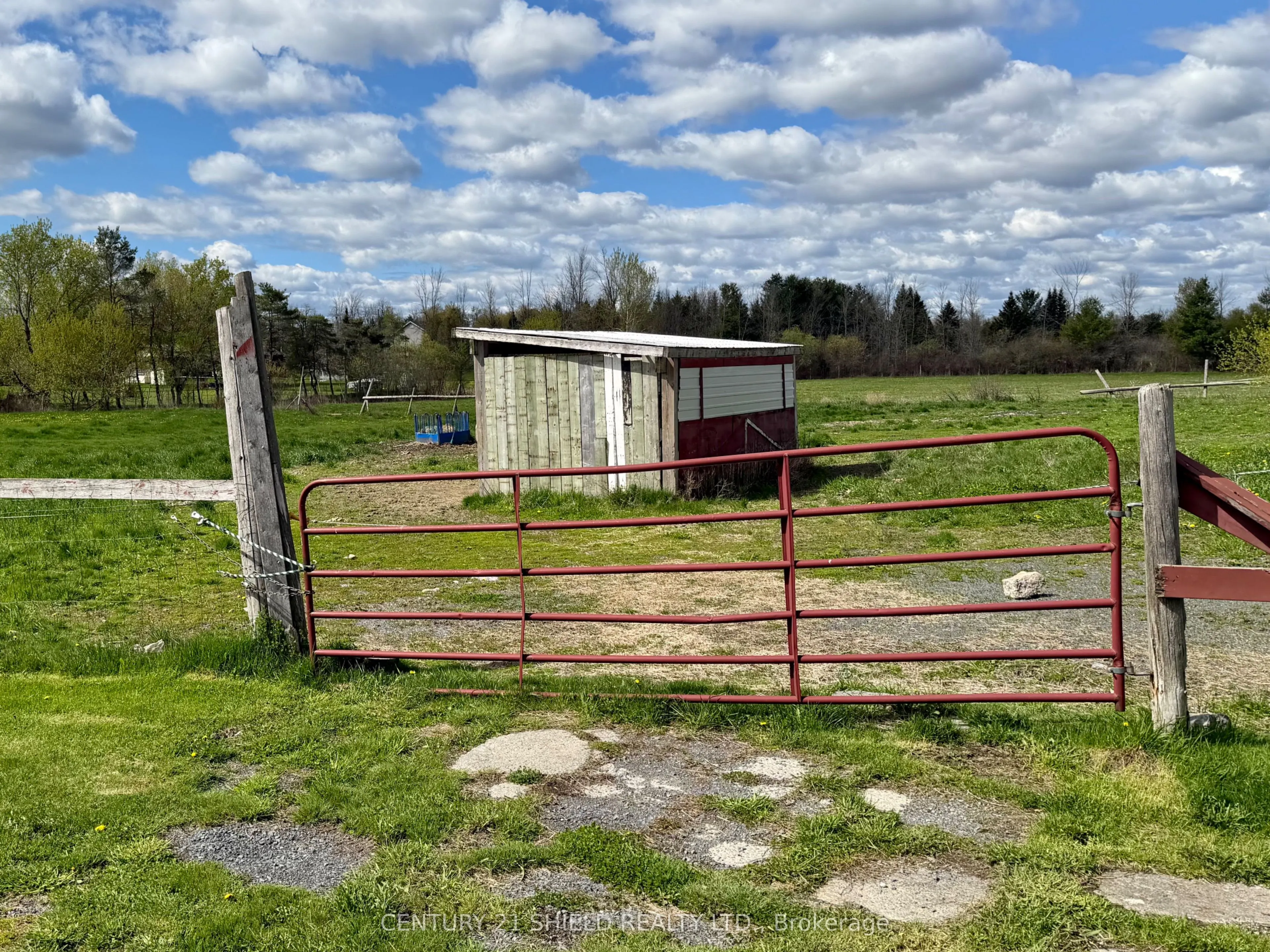 17637 Island Road E #, St. Andrews