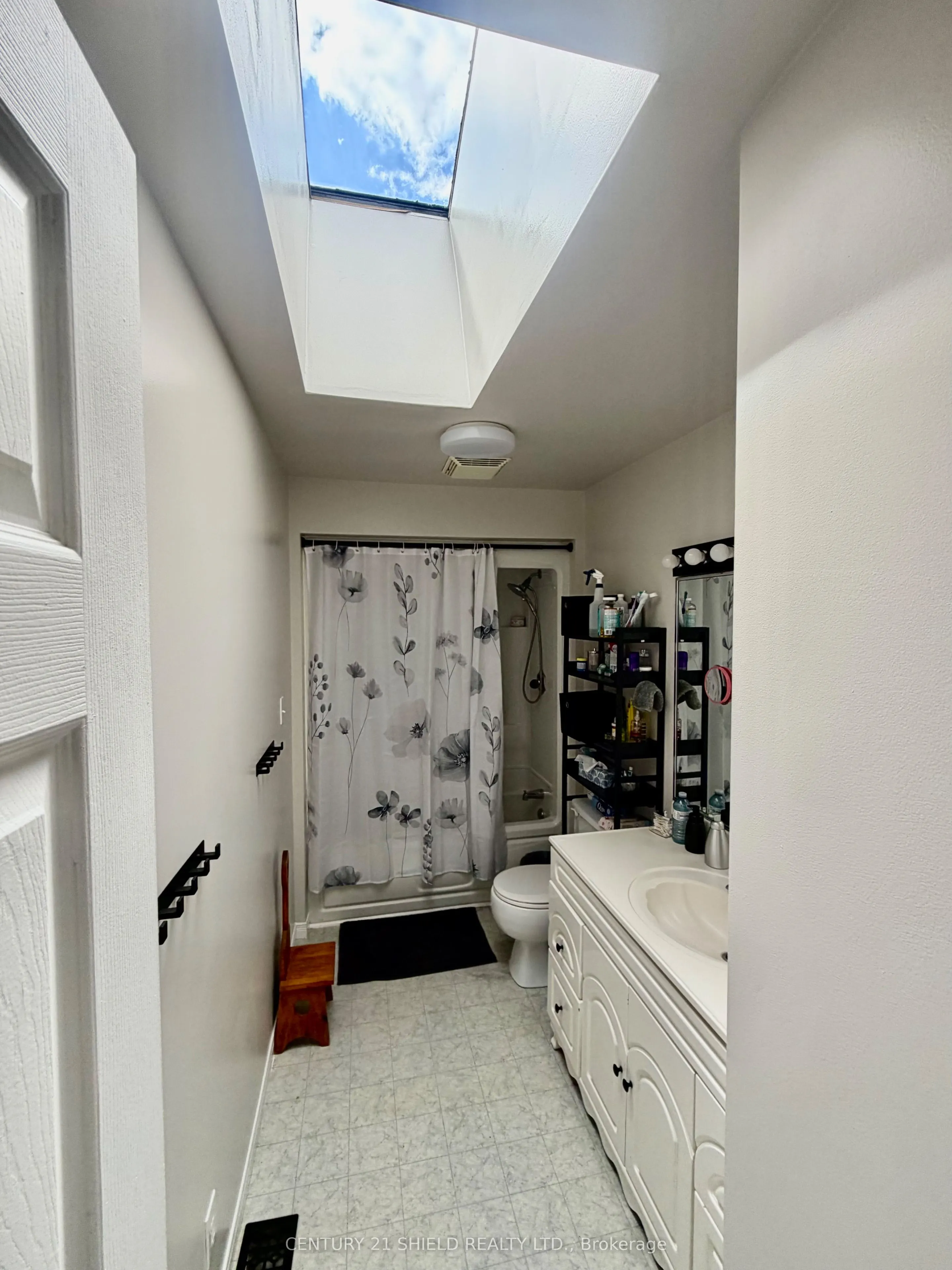 17637 Island Road E #, St. Andrews