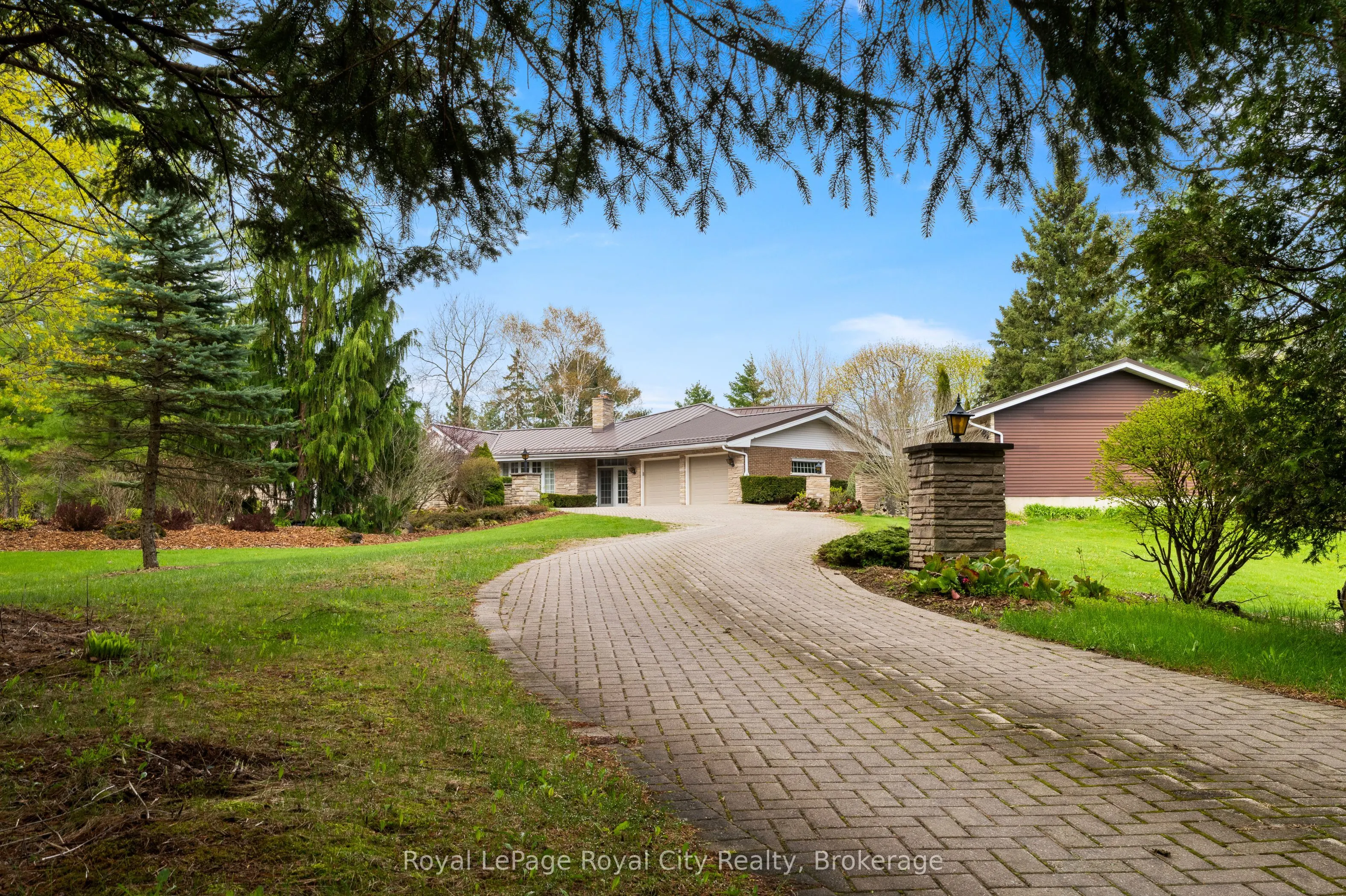 4646 Sideroad 20 N