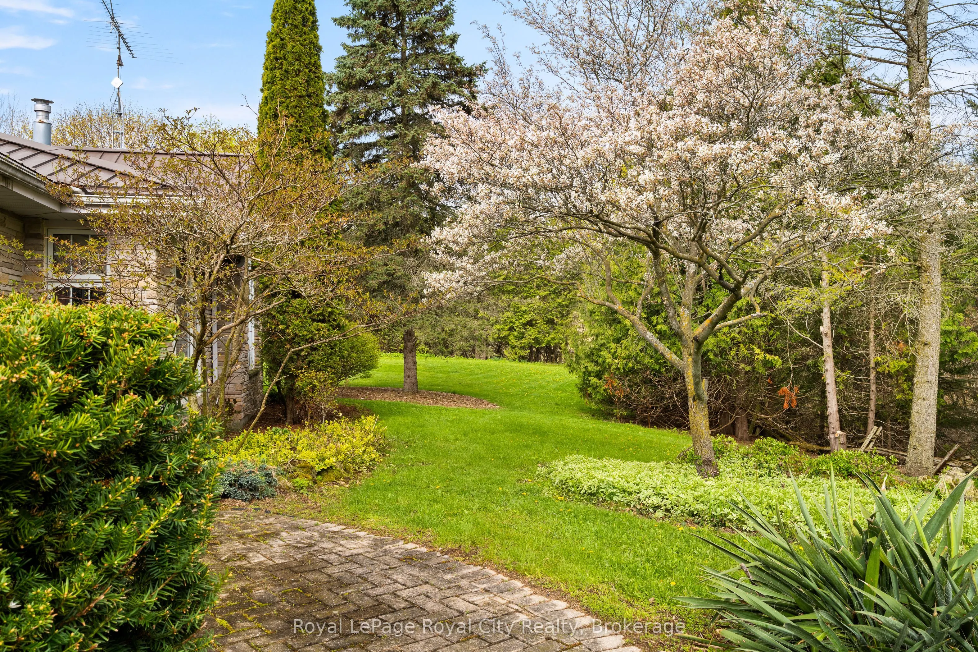 4646 Sideroad 20 N