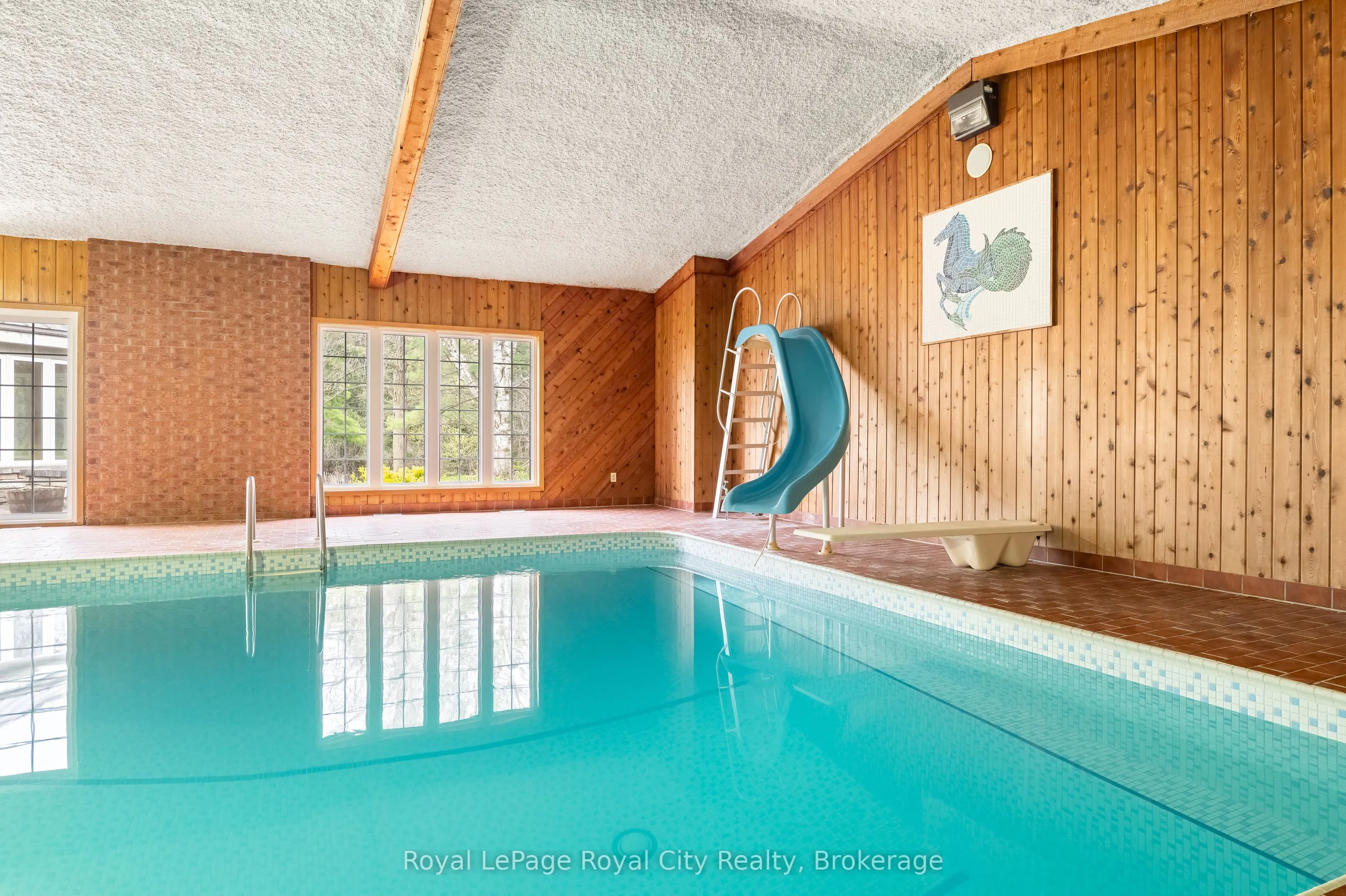 4646 Sideroad 20 N
