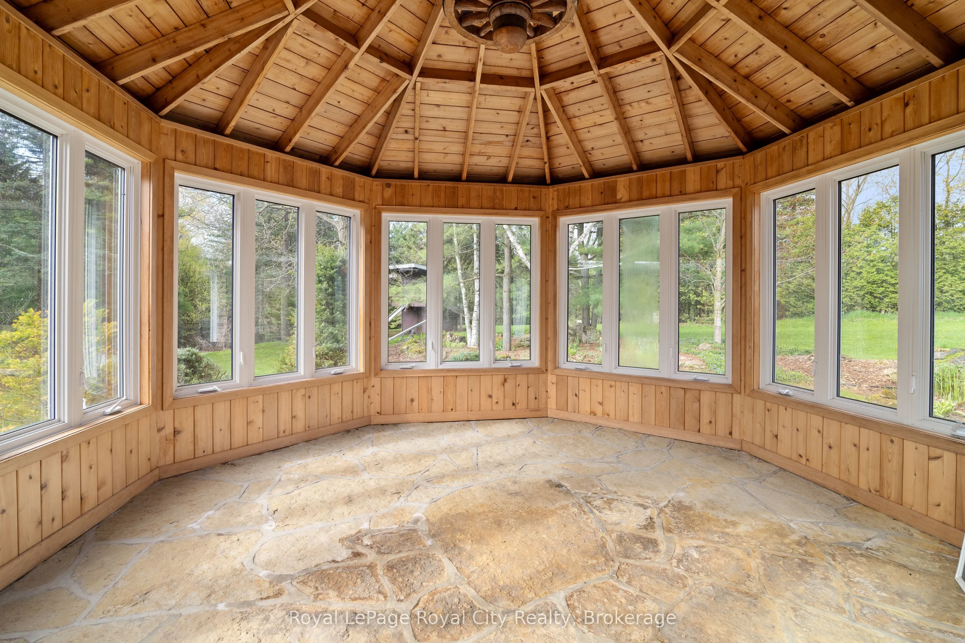 4646 Sideroad 20 N