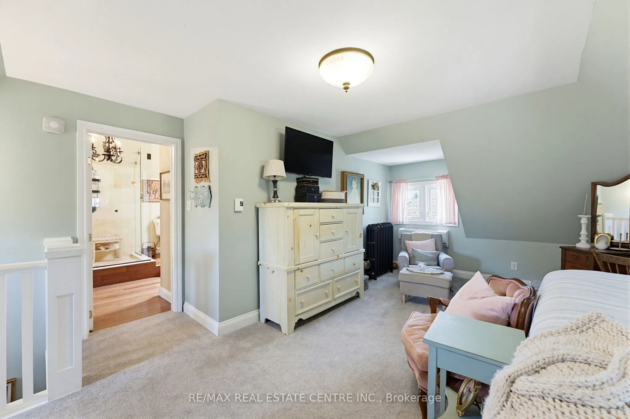 33 Brant Road N