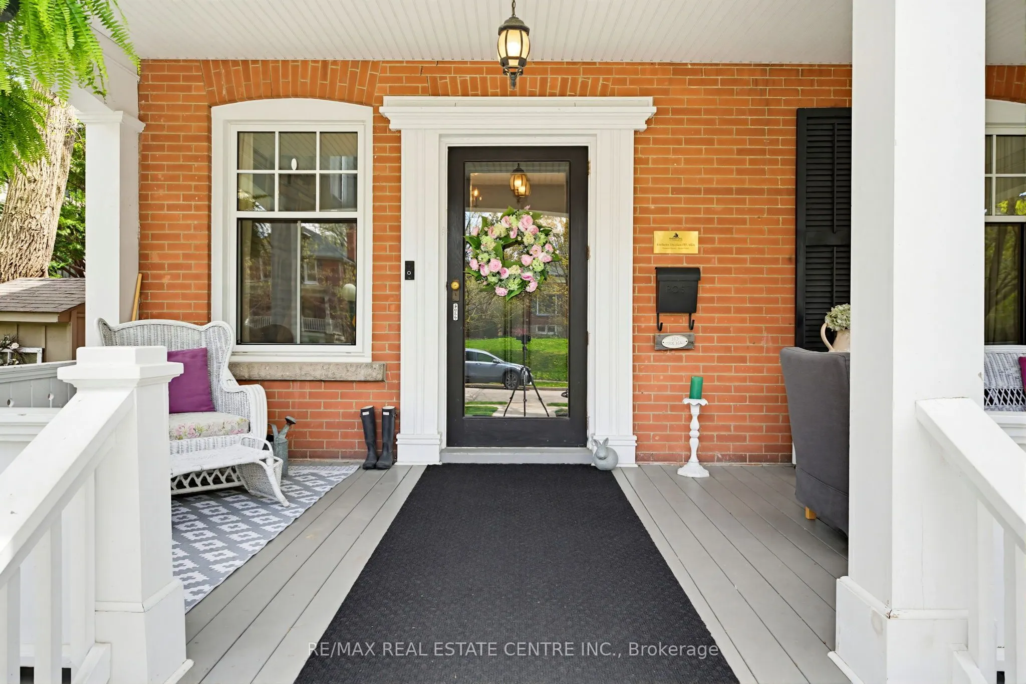 33 Brant Road N