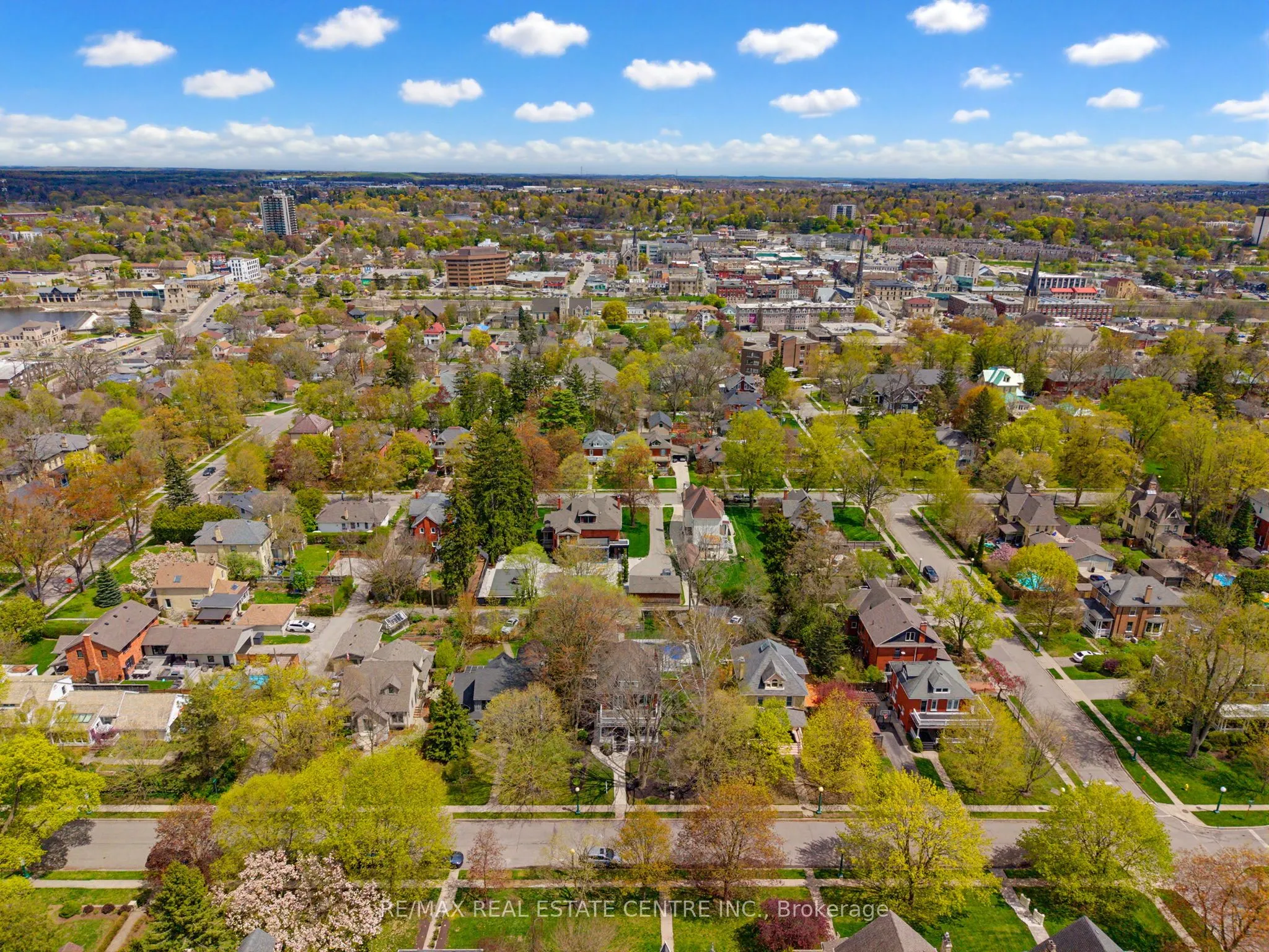 33 Brant Road N