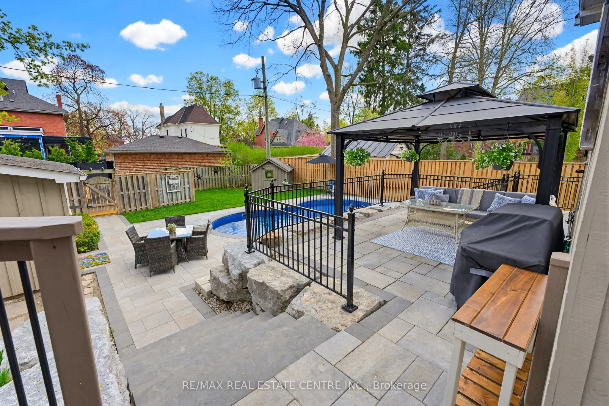 33 Brant Road N