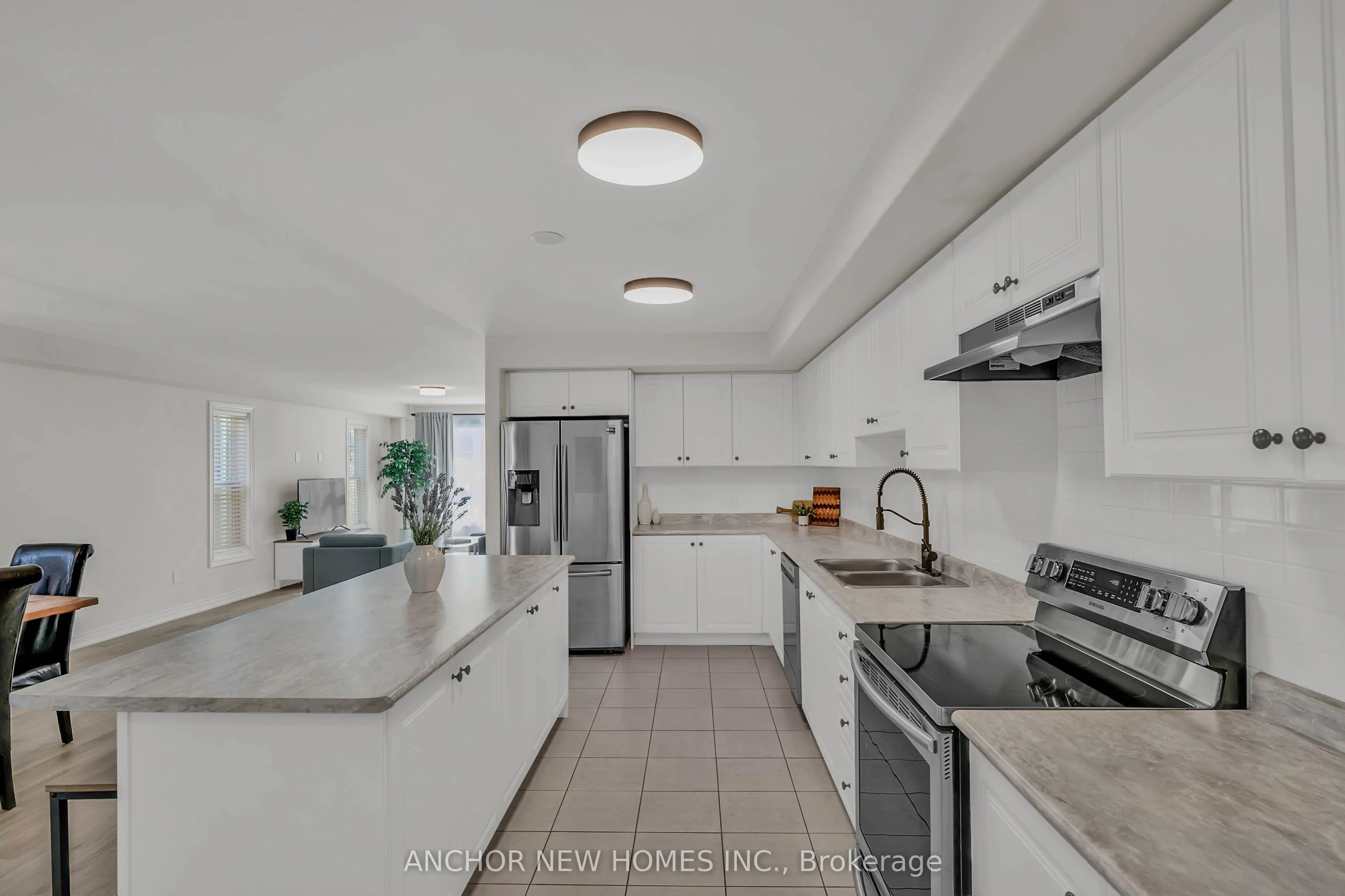 883 Broadway Boulevard
