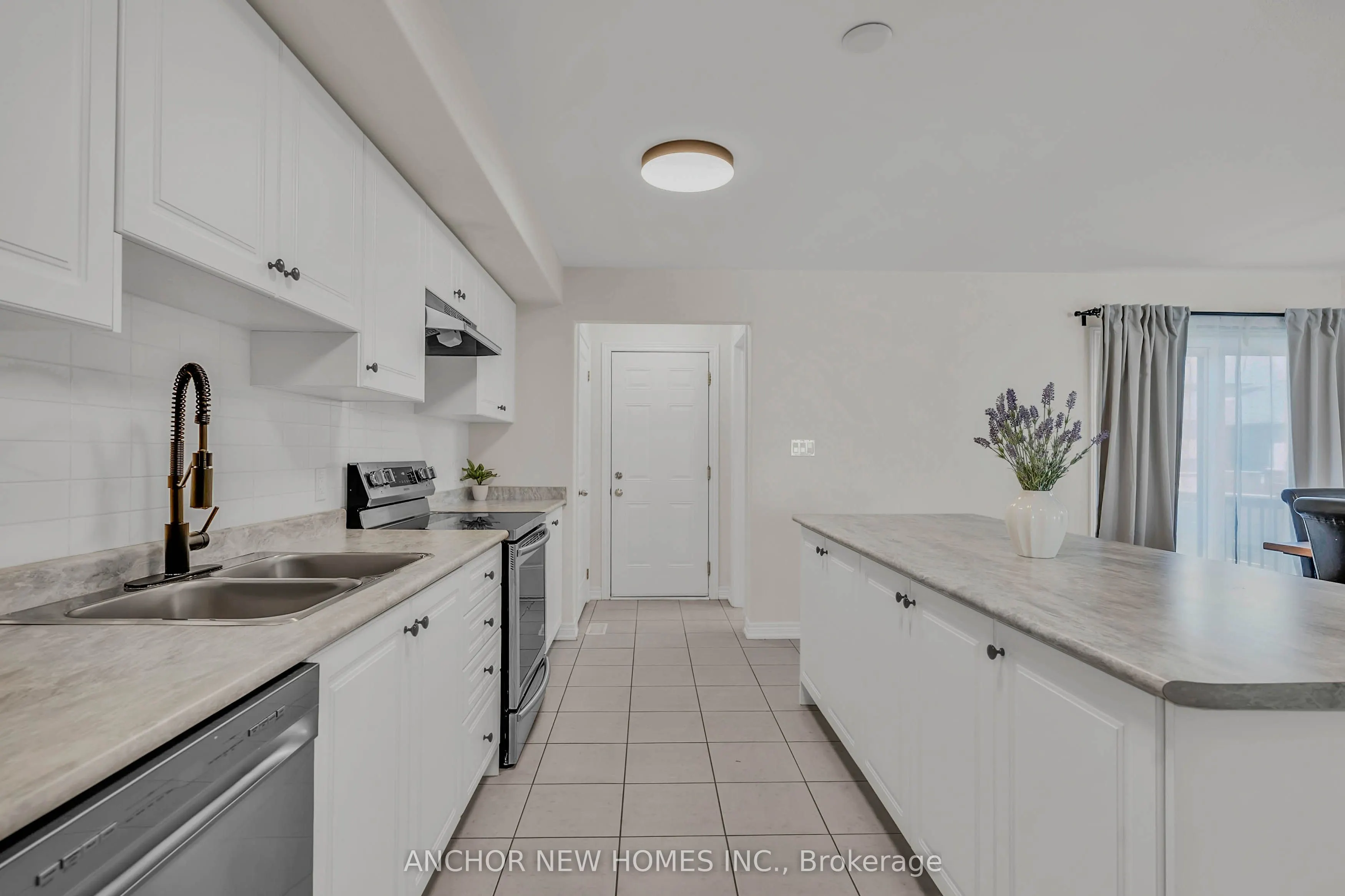 883 Broadway Boulevard