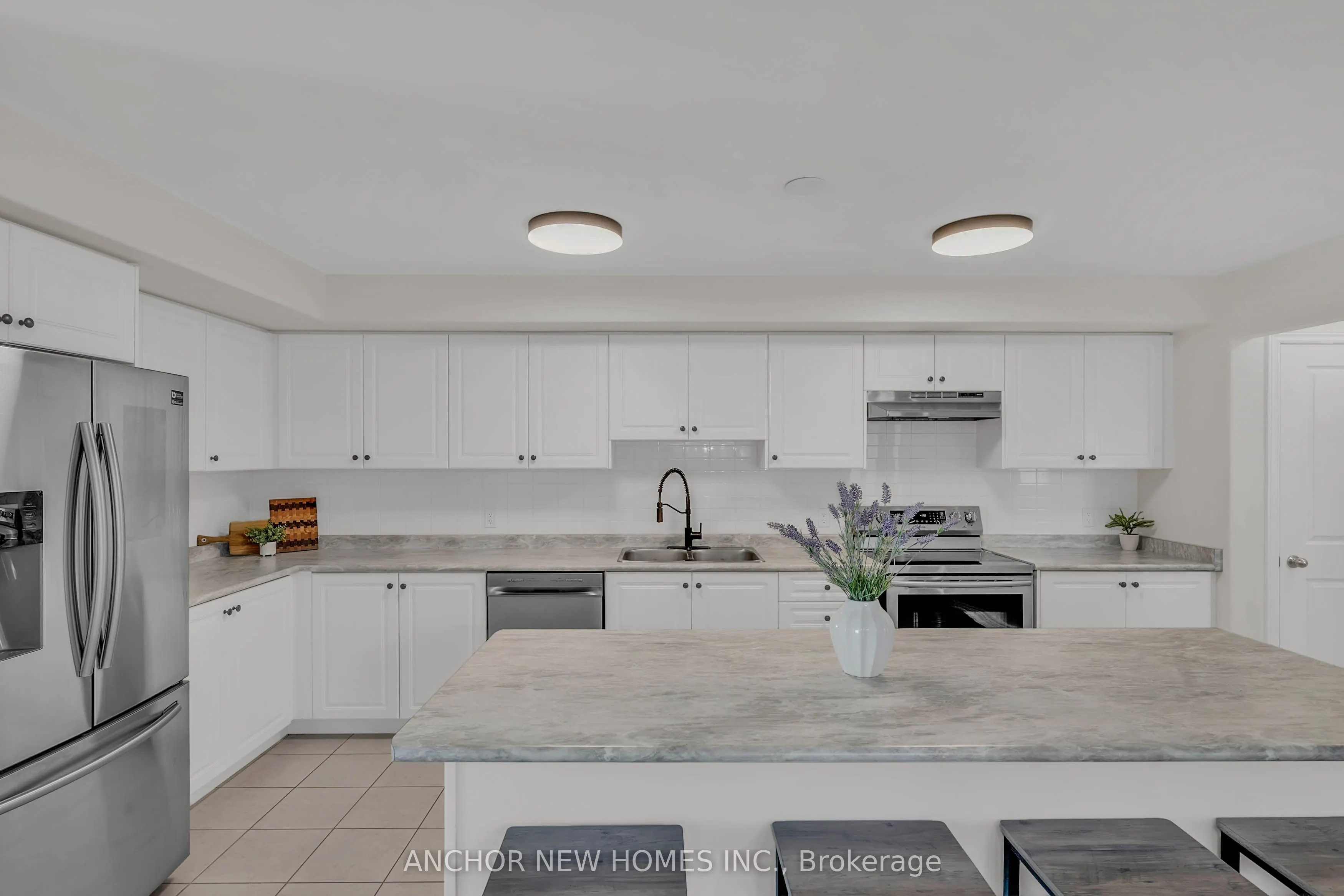 883 Broadway Boulevard