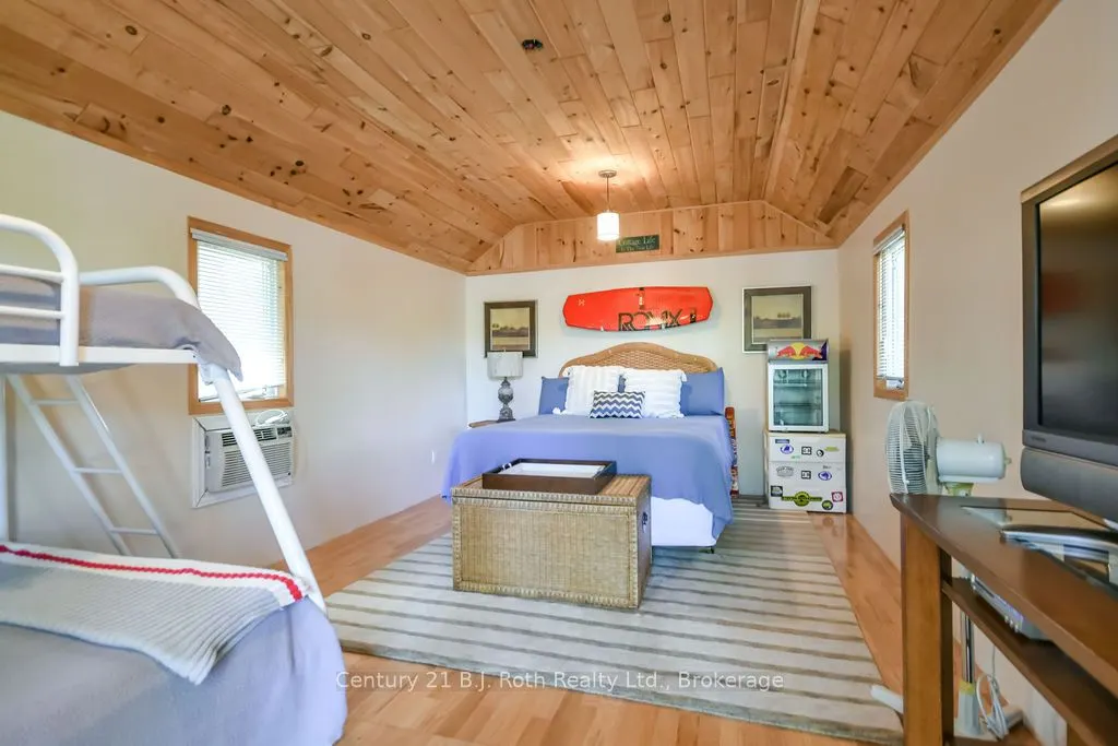 9 Severn River 403